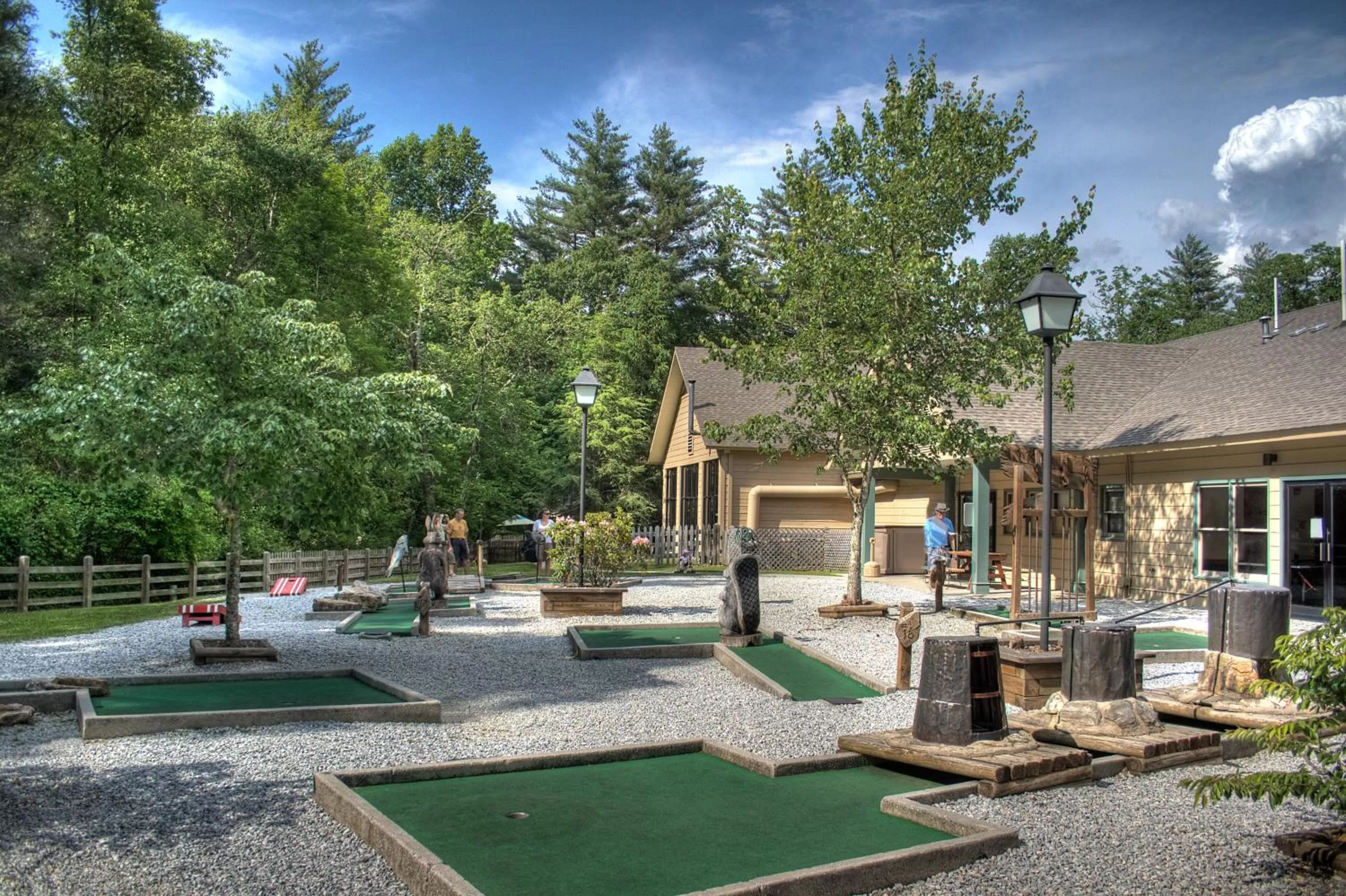 Minigolf in Foxhunt at Sapphire Valley