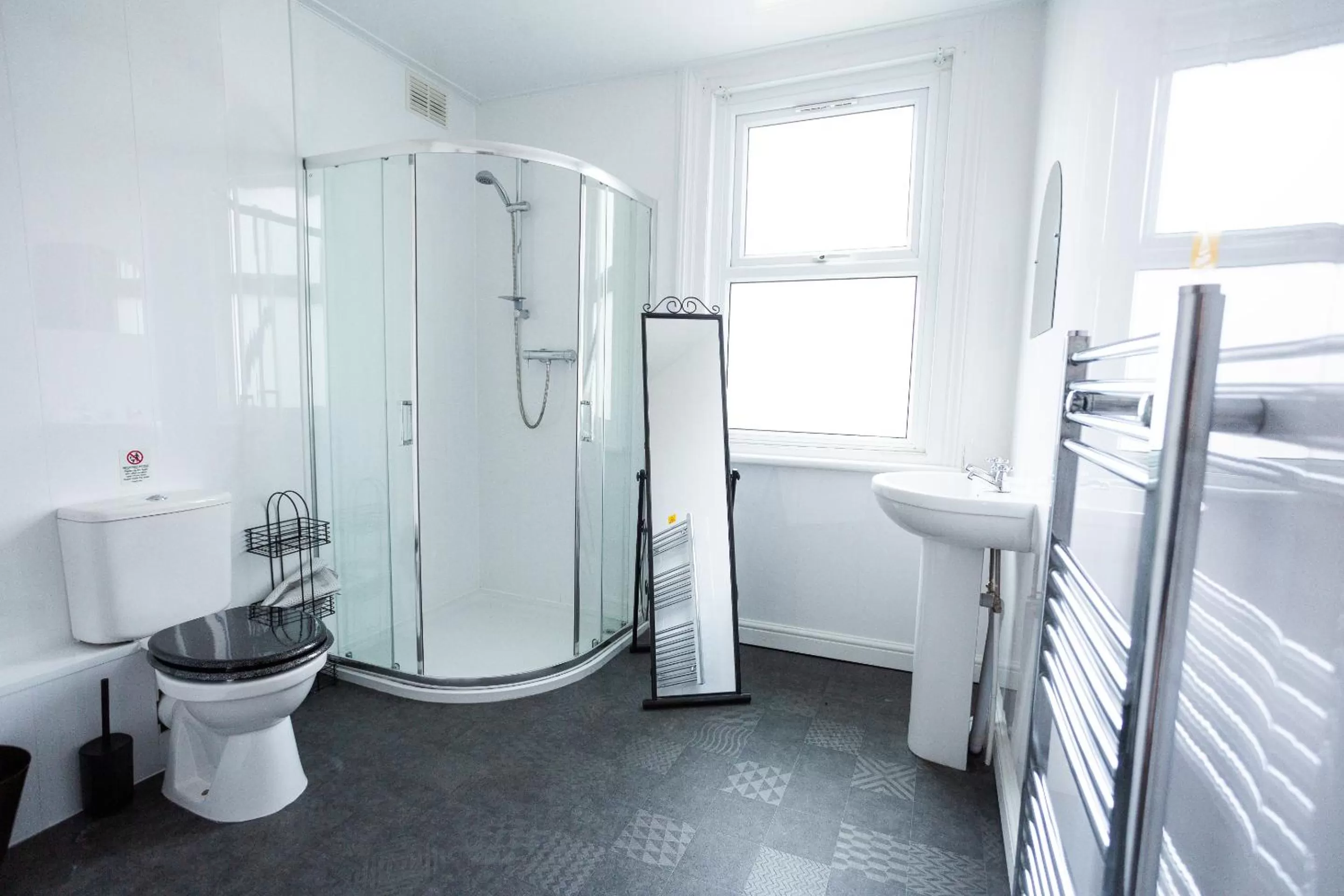 Bathroom in The Sea Lynn