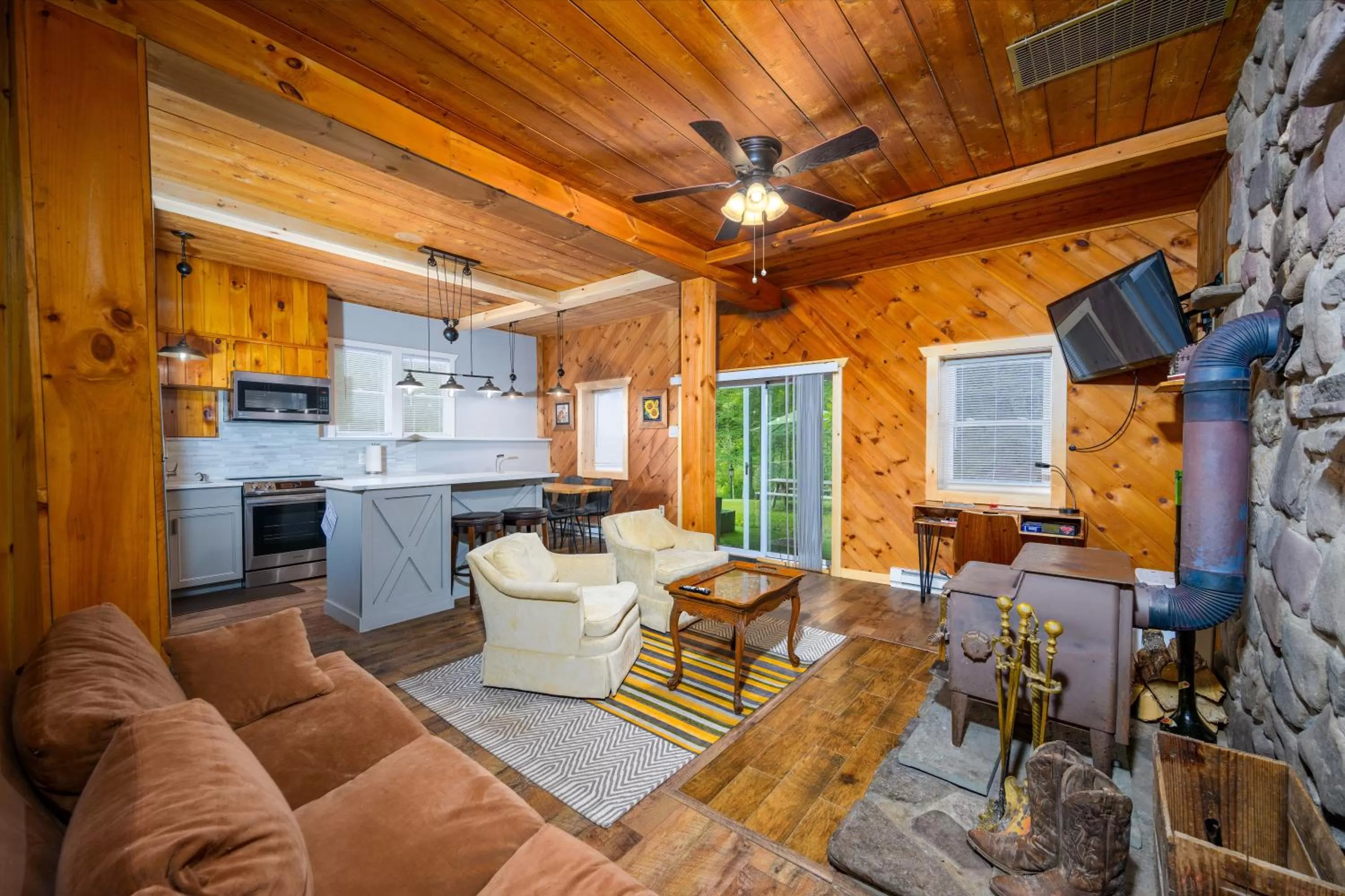 Mountain Treasure Bed and Breakfast