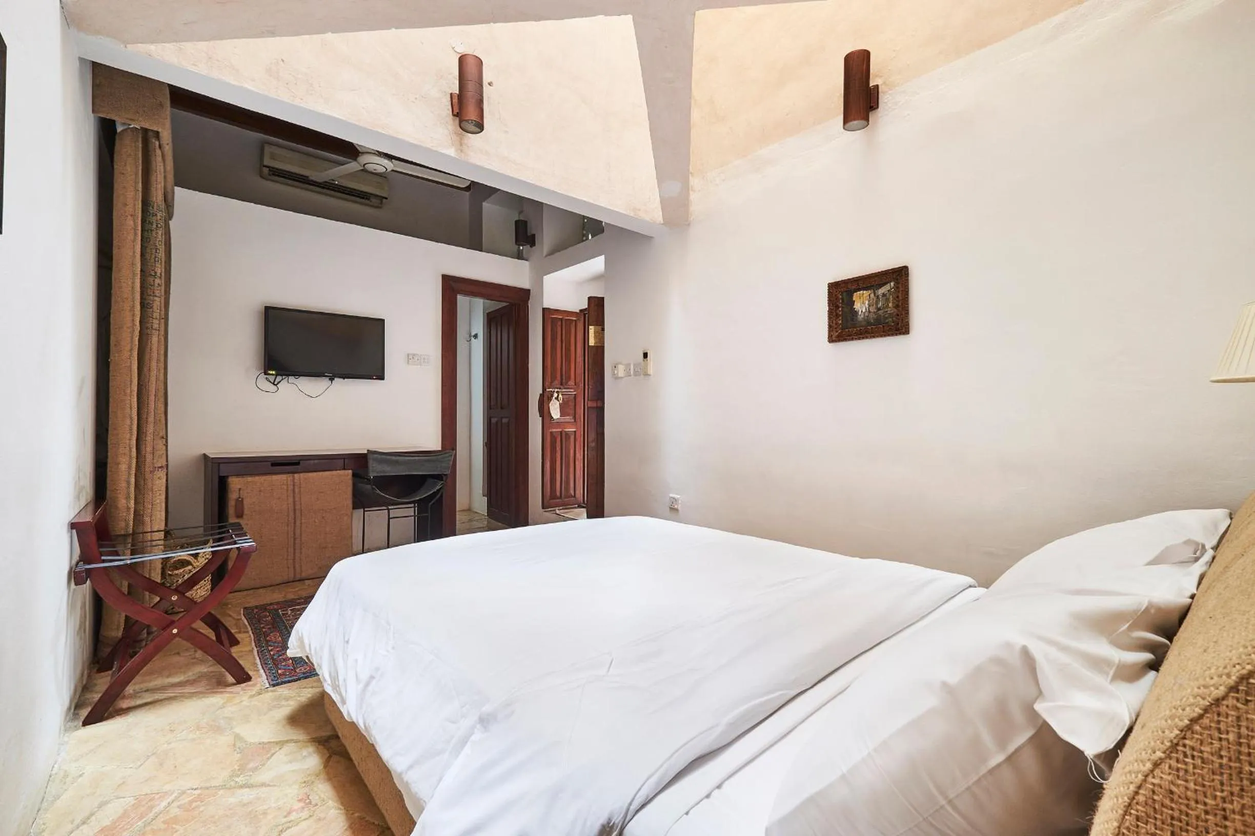 Bedroom, Bed in XVA Art Hotel