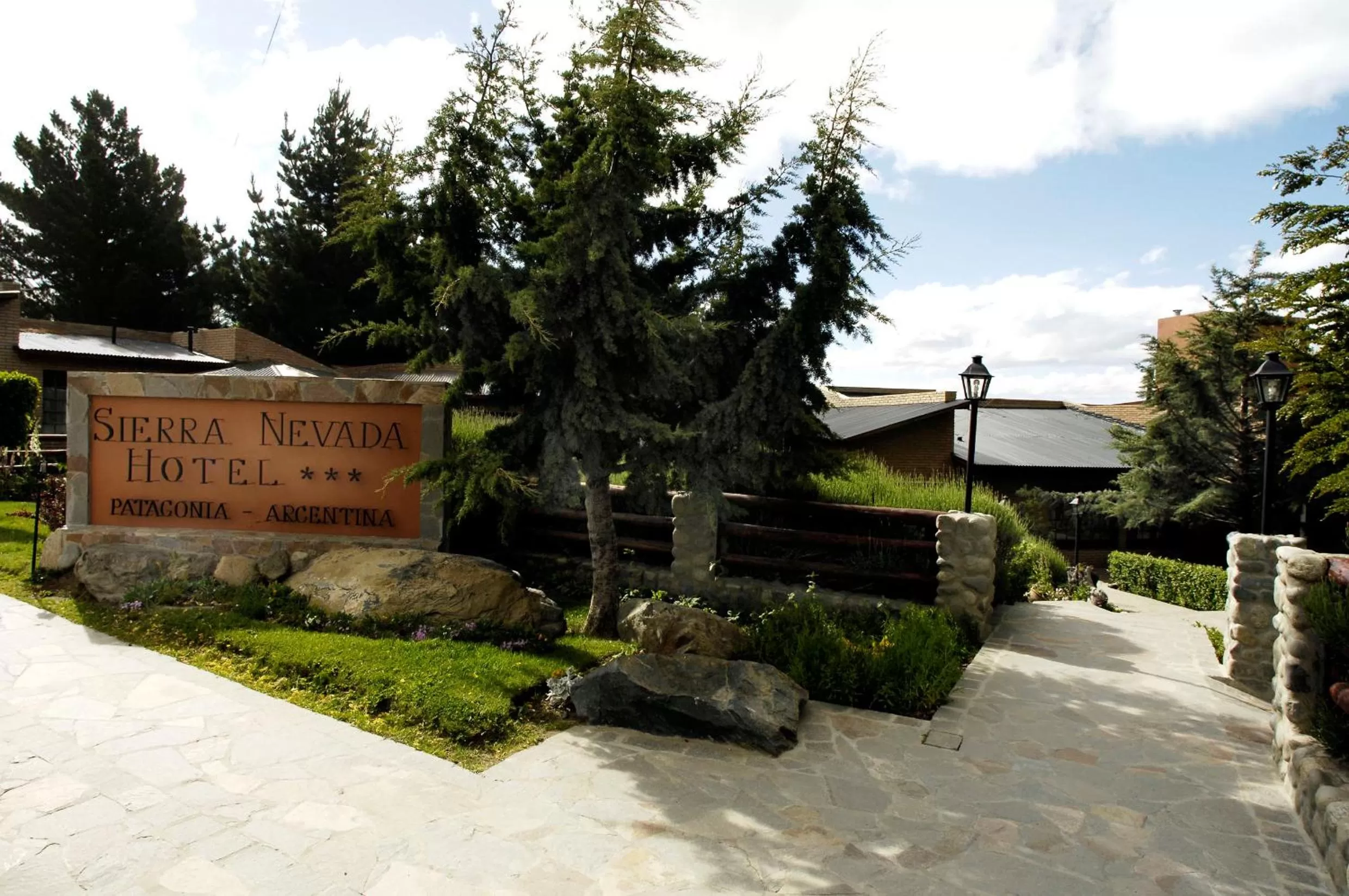 Facade/entrance in Hotel Sierra Nevada