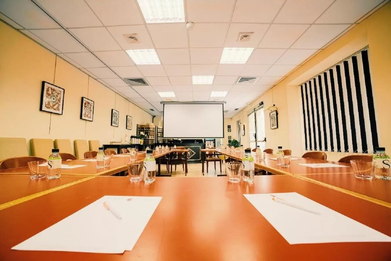 Business facilities in Napoleon