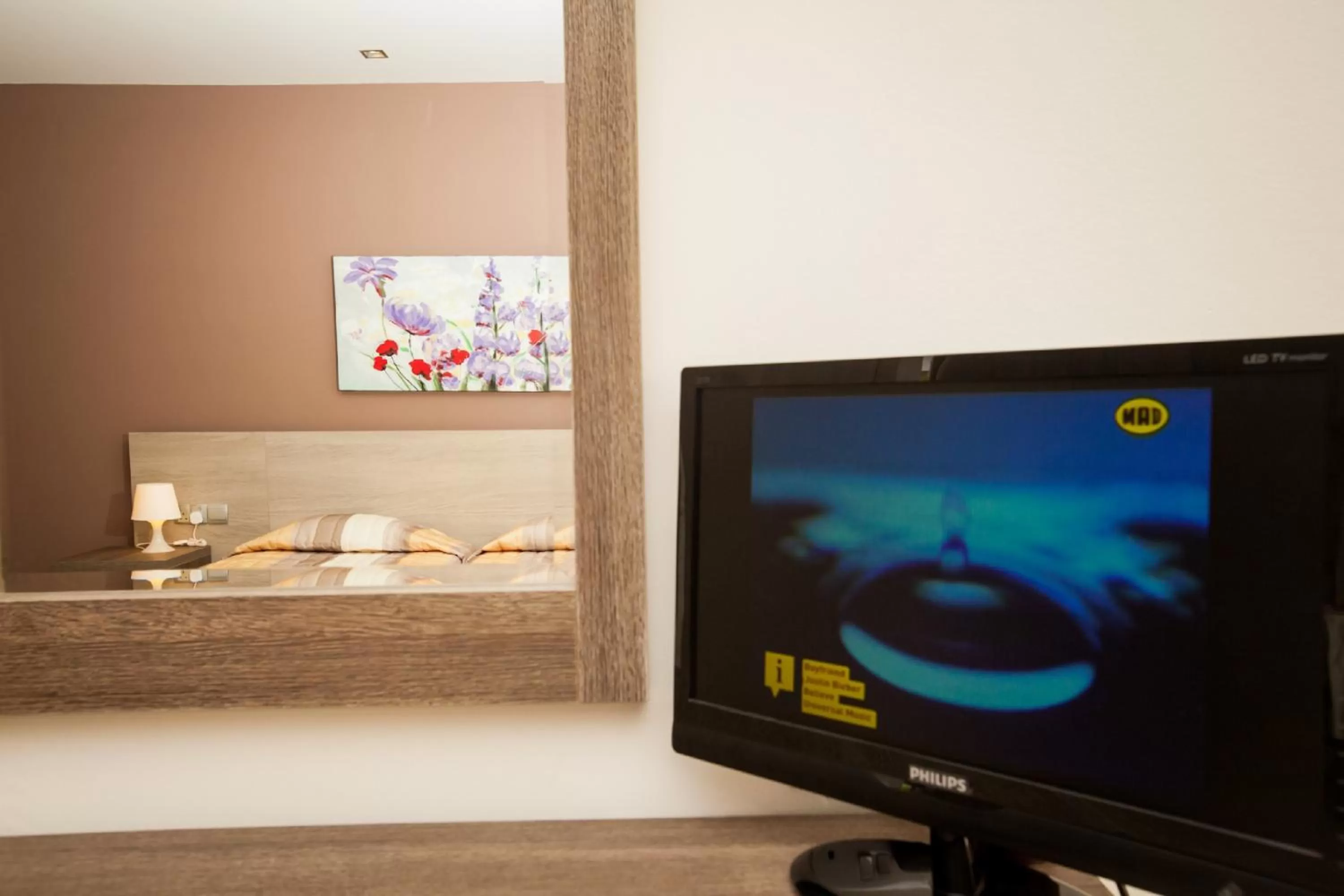 TV and multimedia in Crystallo Apartments