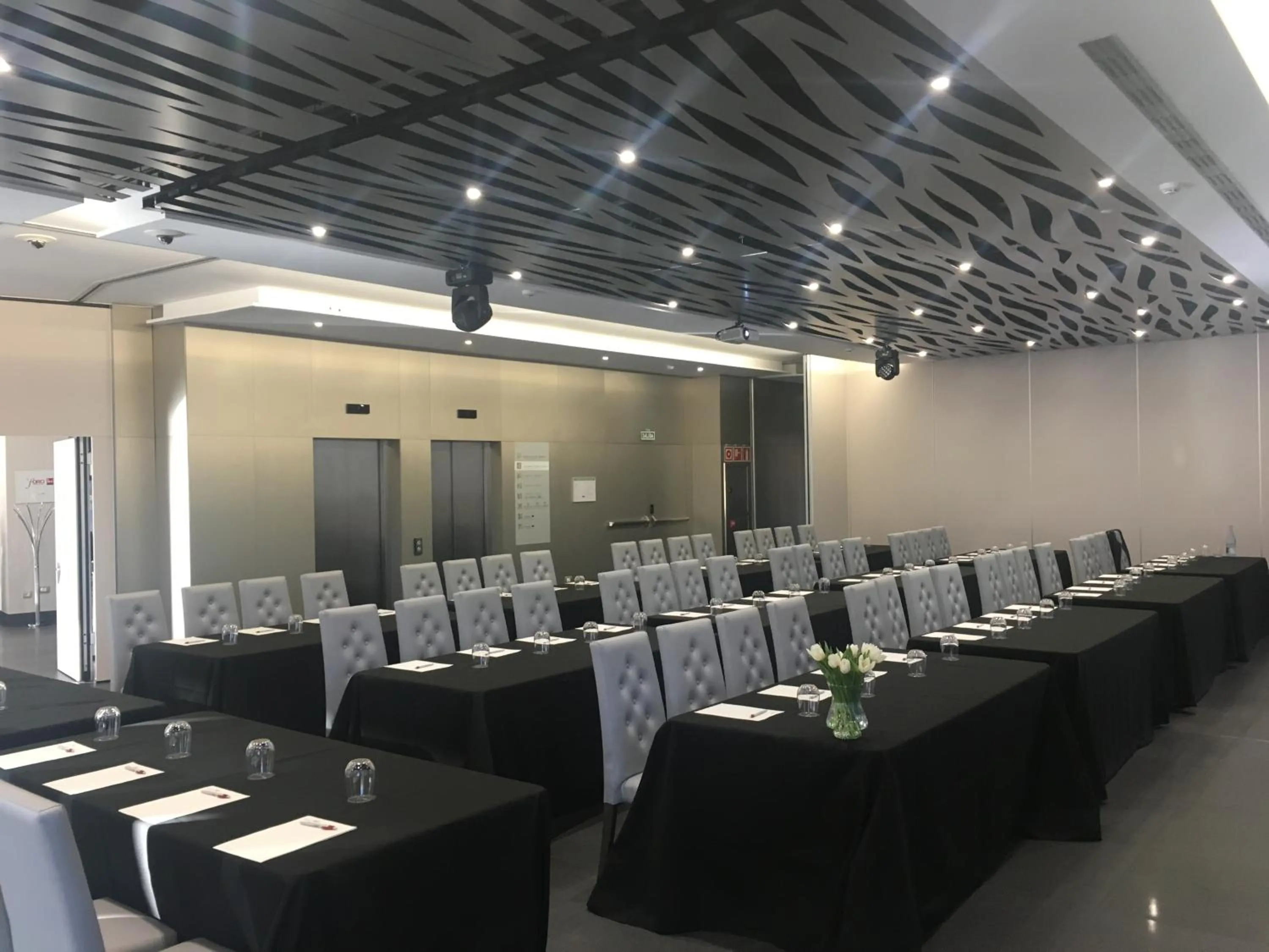 Business facilities in Hotel & Spa Ciudad de Binéfar