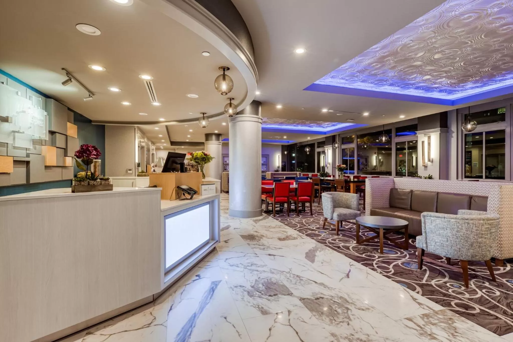 Property building in Holiday Inn Express Kansas City Downtown