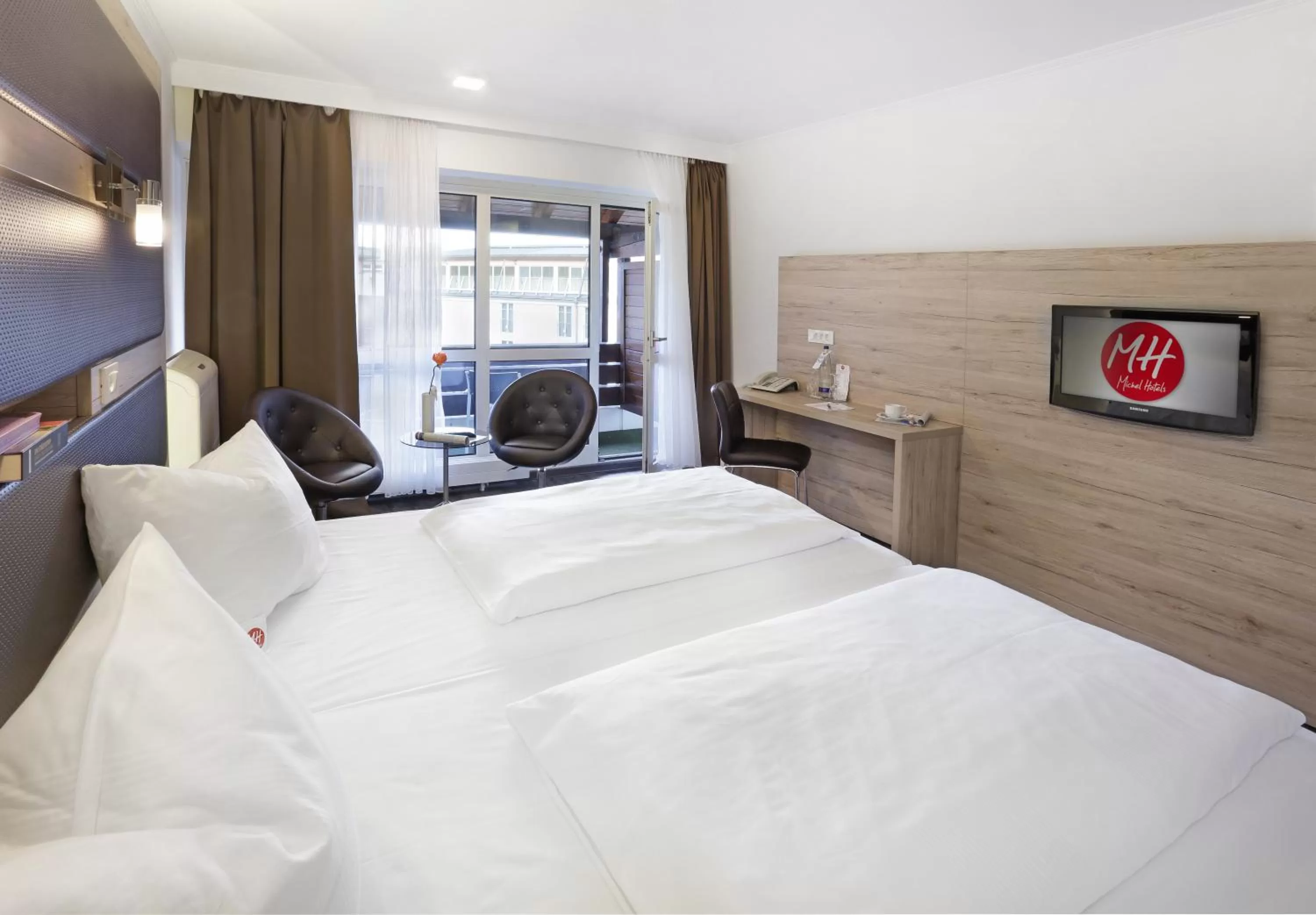 Photo of the whole room, Bed in Michel Hotel Landshut Kaiserhof