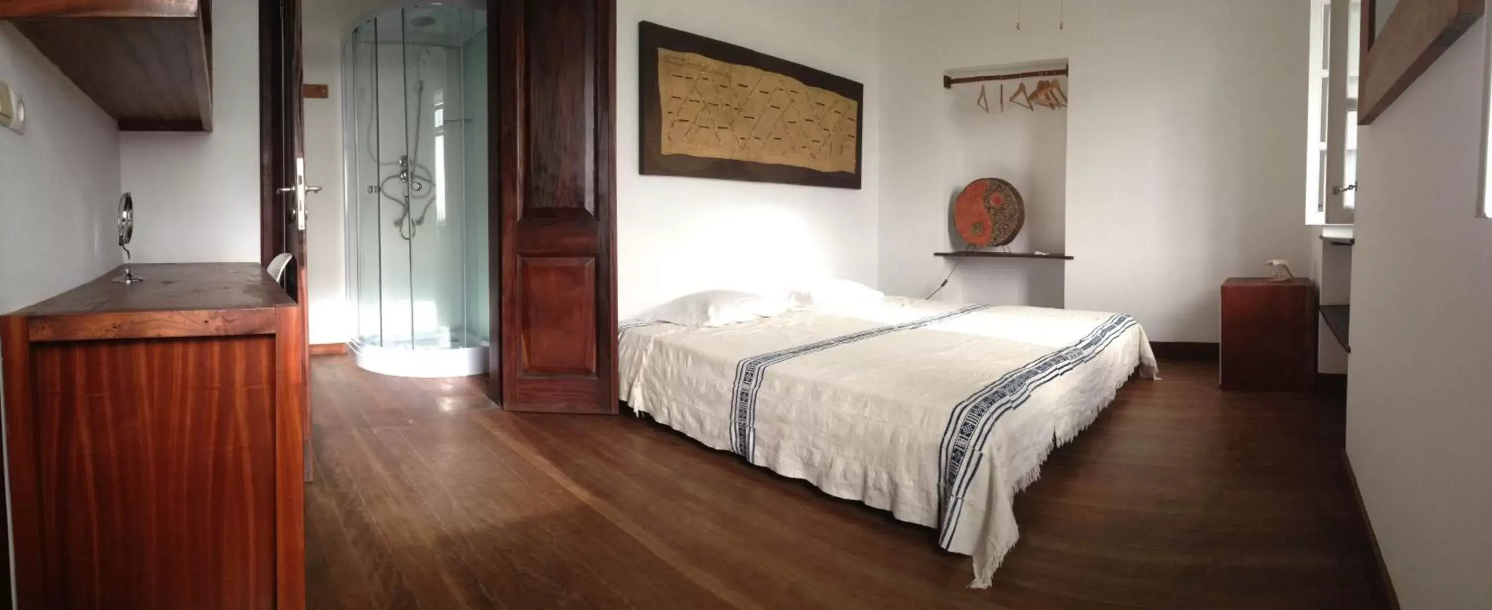 Deluxe King Room - single occupancy in Casa Café Mindelo Deluxe King Room - single occupancy in Casa Café Mindelo