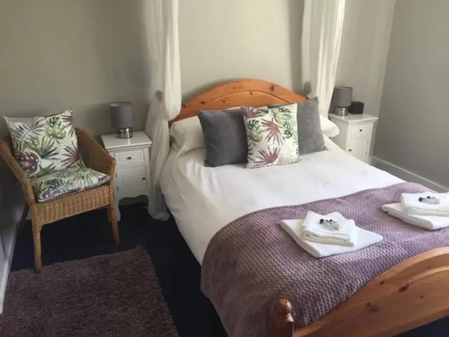 Bedroom in The Lamb Inn