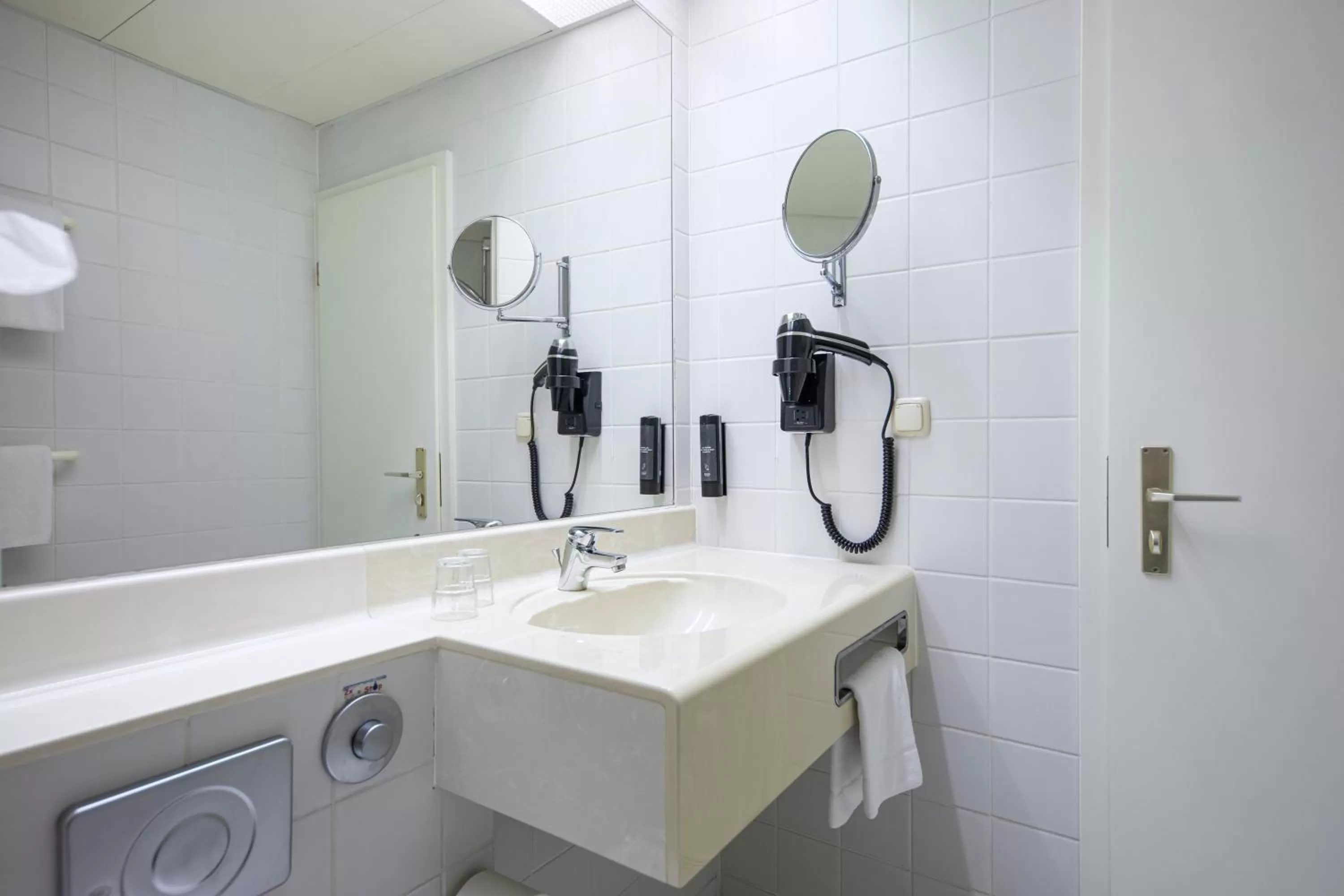 Bathroom in ACHAT Hotel Suhl