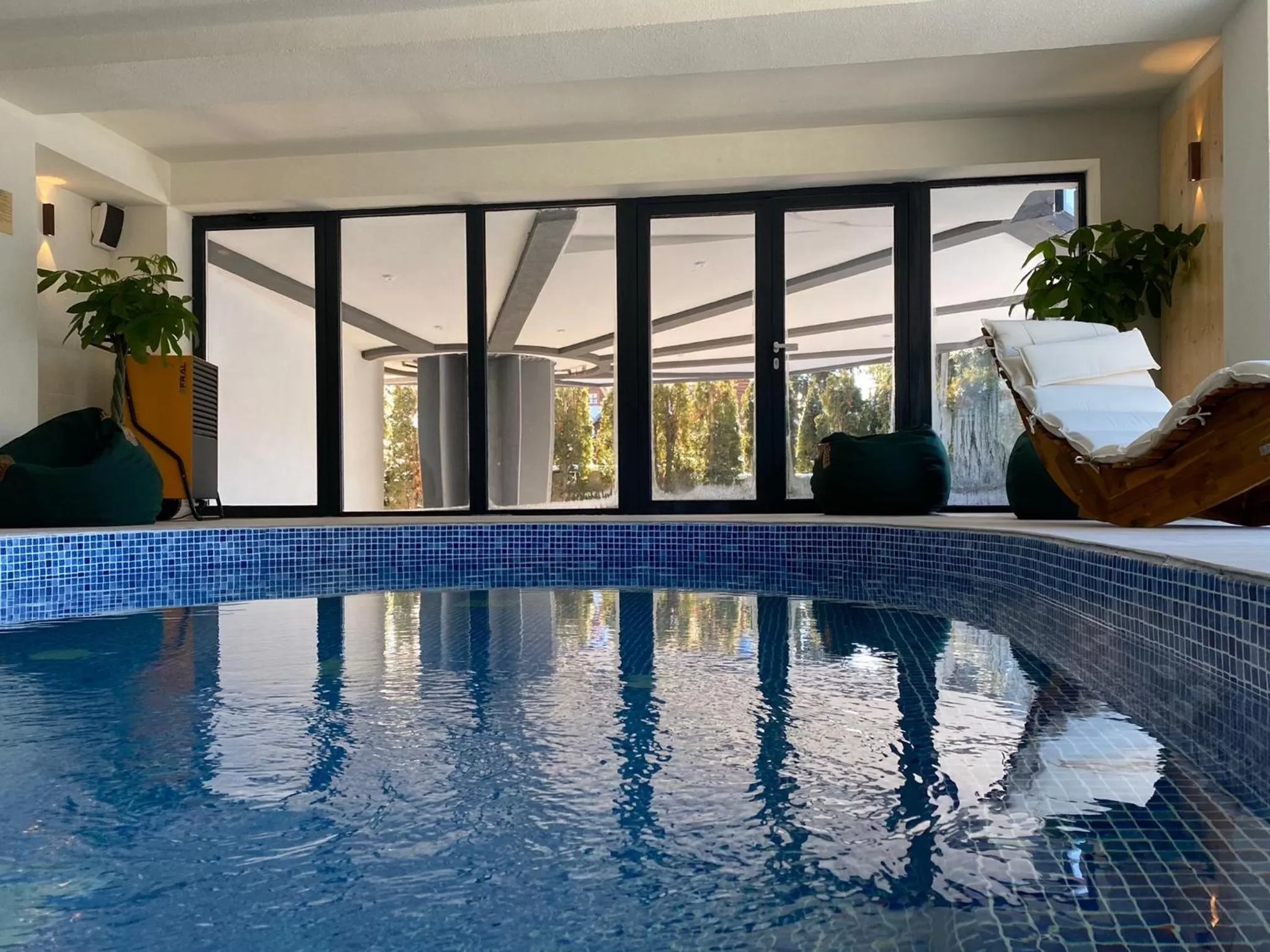 Swimming pool in Ursuletul Predeal