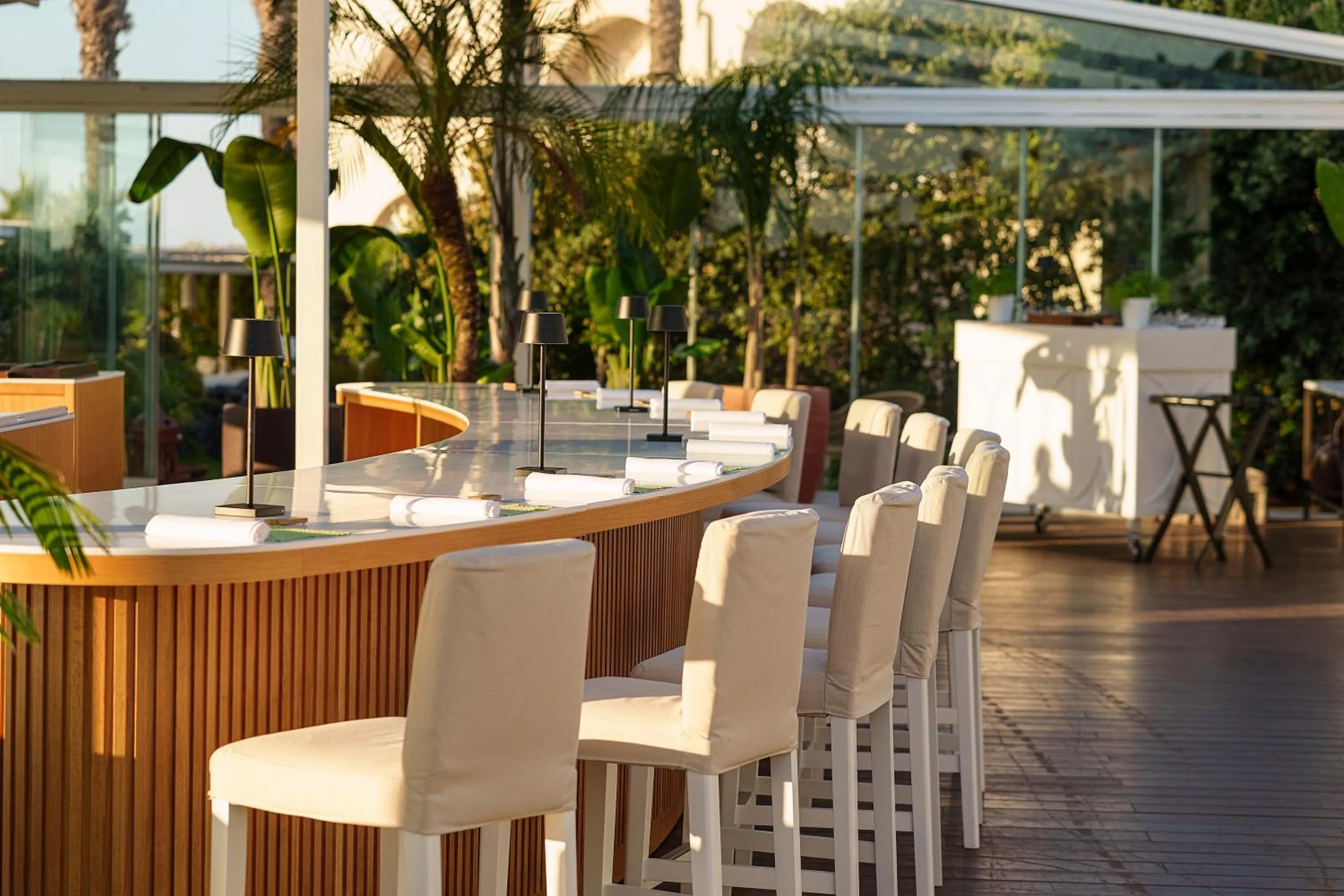 Restaurant/places to eat in Therasia Resort Sea and SPA - The Leading Hotels of the World
