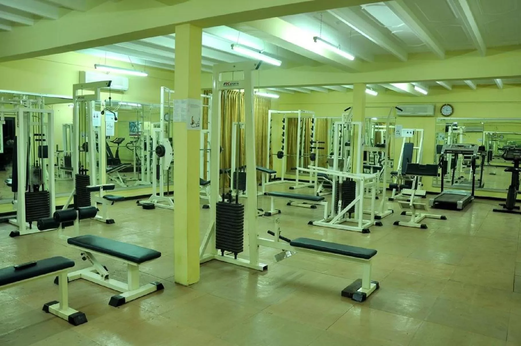 Fitness centre/facilities in Ramada Katunayake