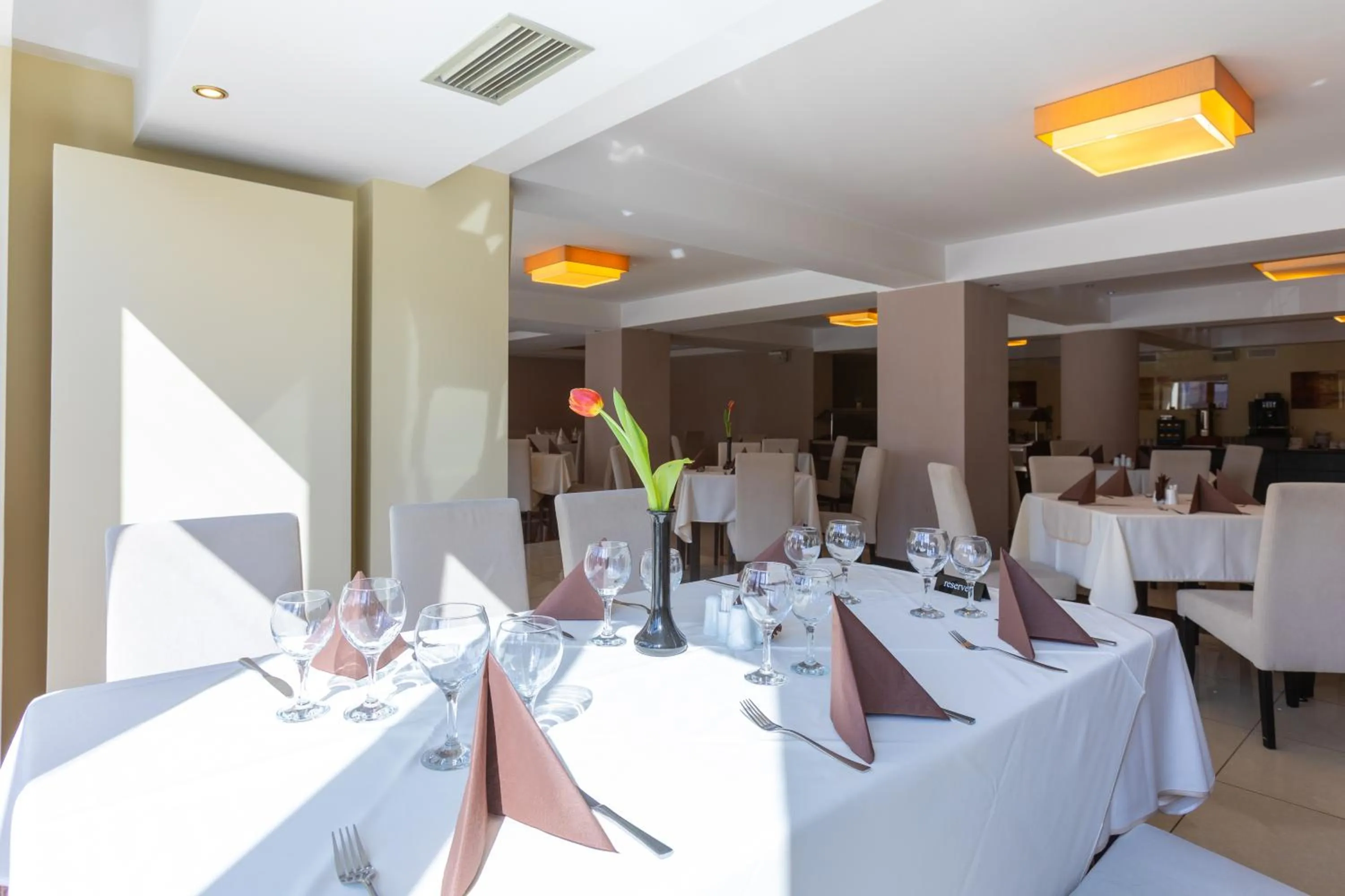 Restaurant/places to eat in Golden Time Hotel