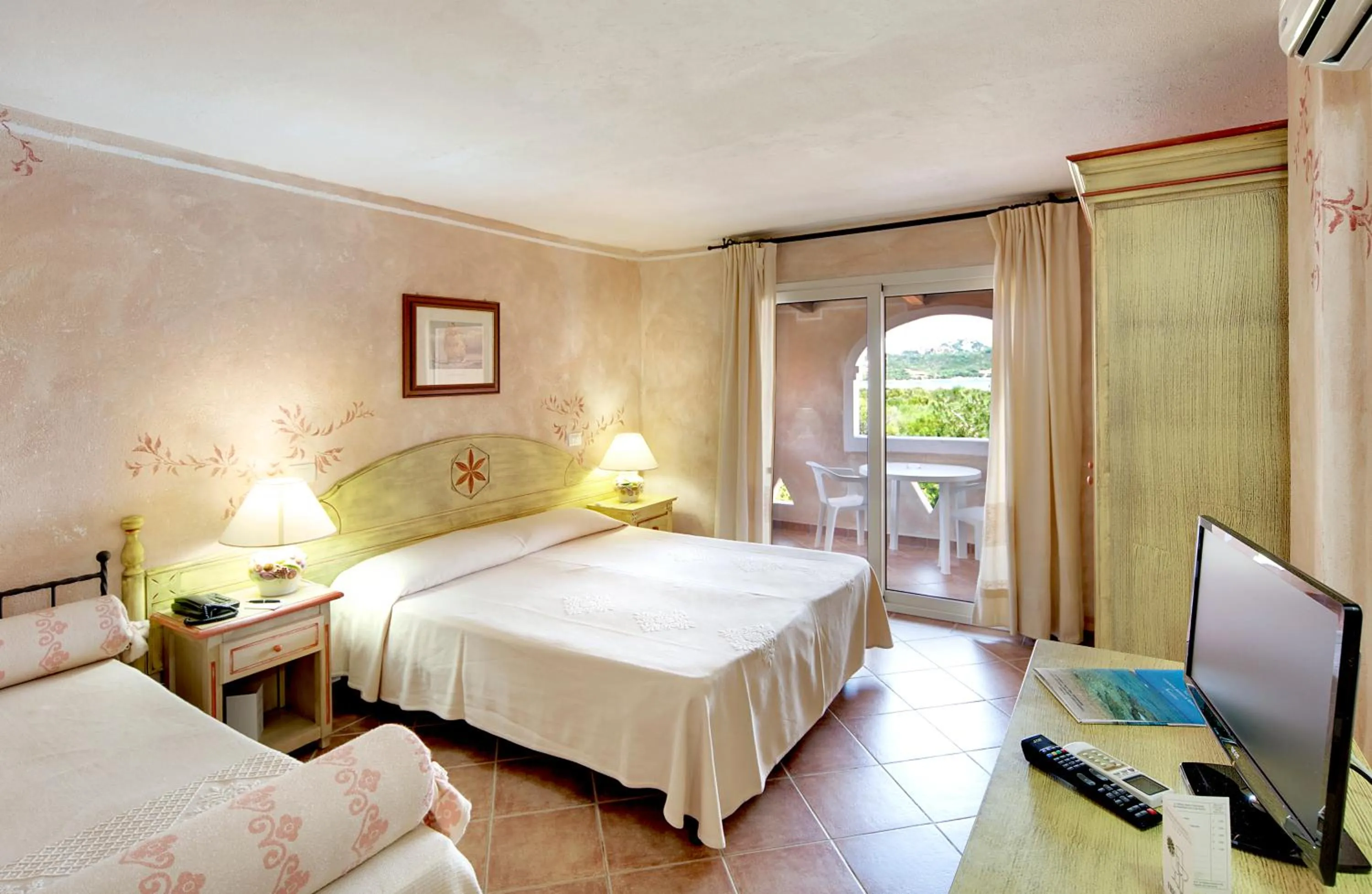 Bedroom, Bed in Colonna Beach Hotel Marinella
