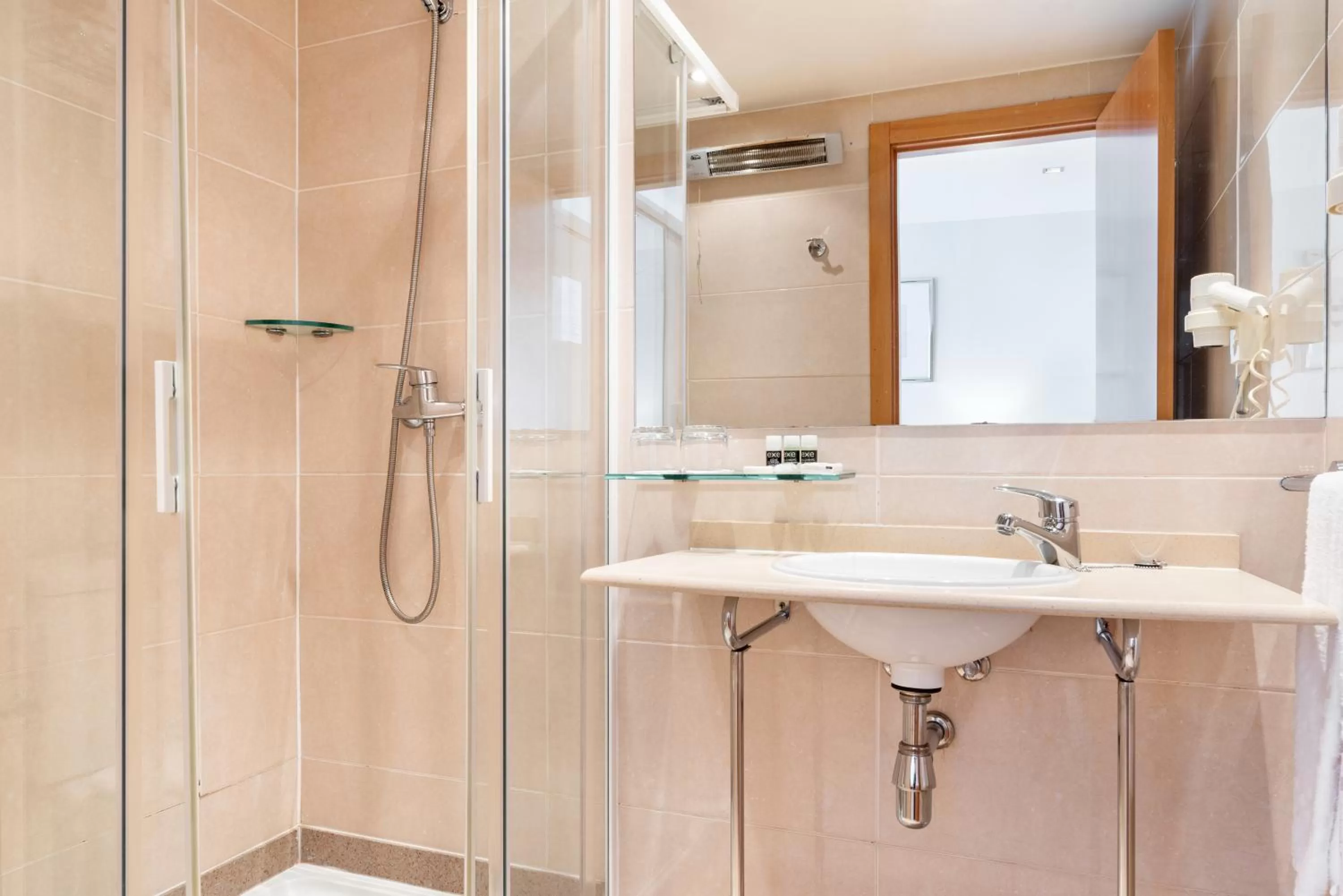 Bathroom in Exe Puerta San Pedro