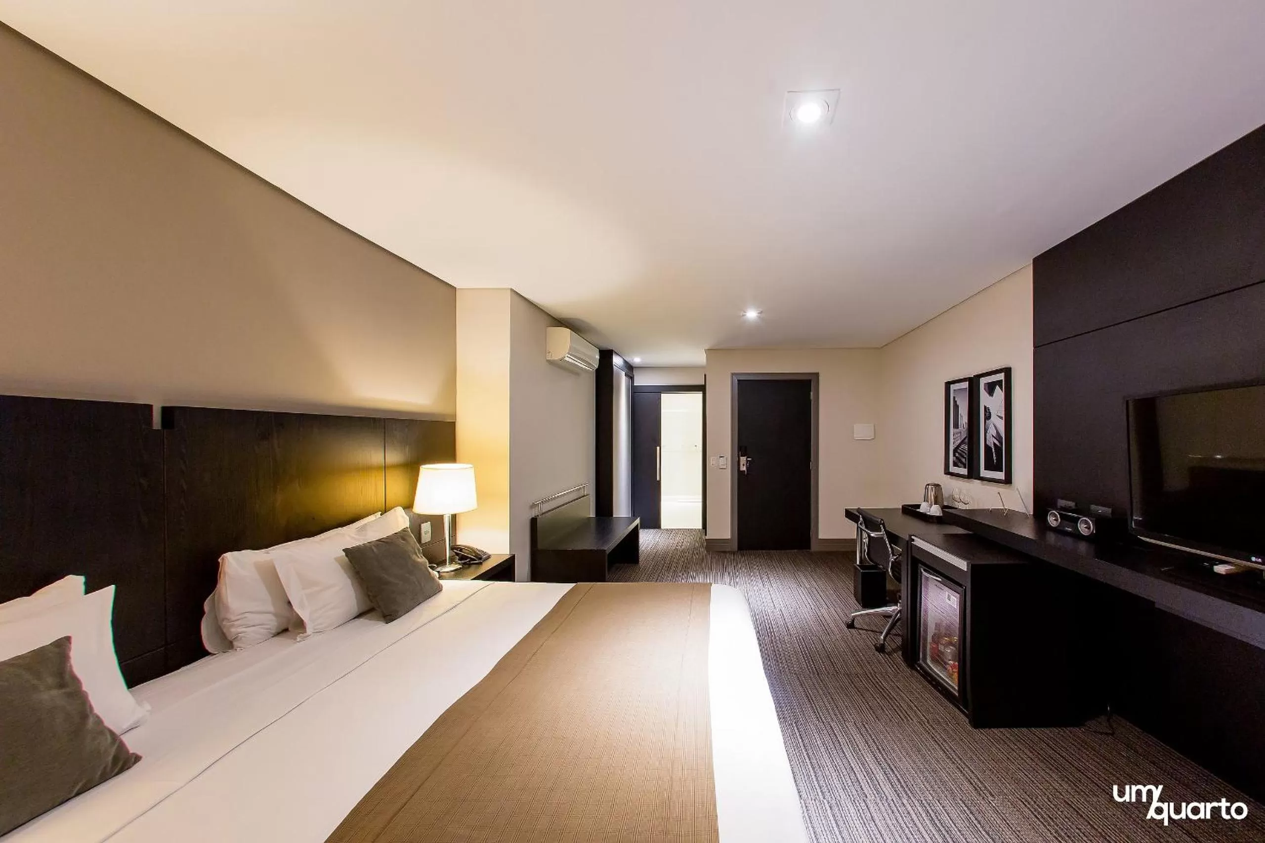 Large Double Room in Manhattan Floor