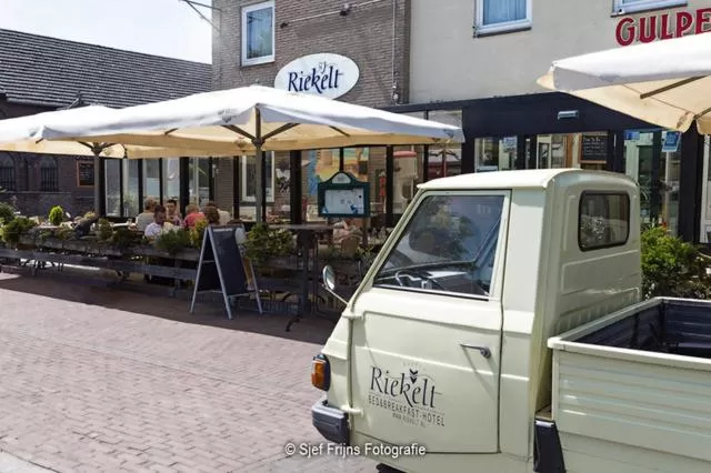 Restaurant/places to eat in B&B - Eetcafe - Riekelt