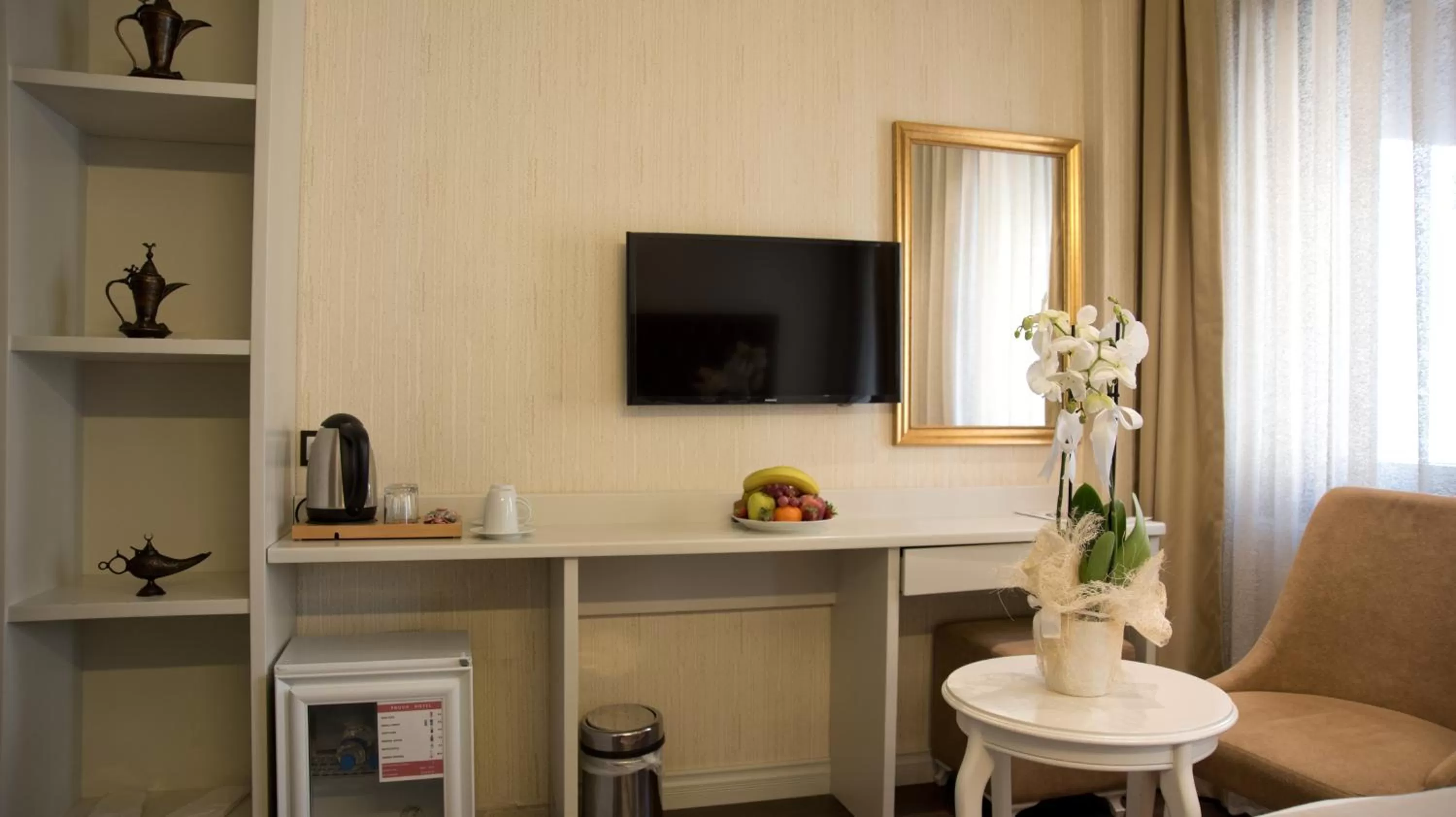 TV and multimedia, TV/Entertainment Center in Pruva Hotel