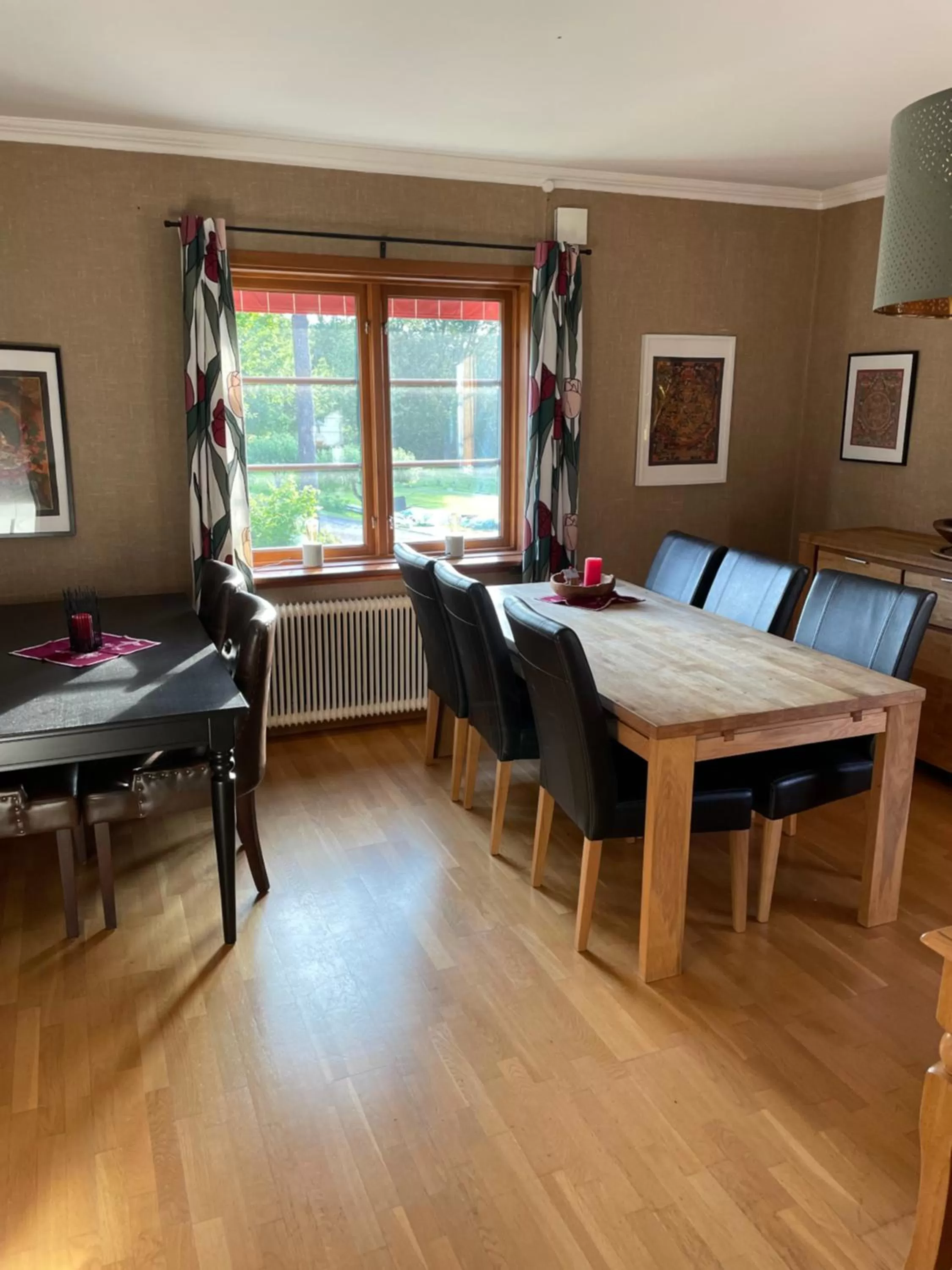 Restaurant/places to eat, Dining Area in Yaberg Affären