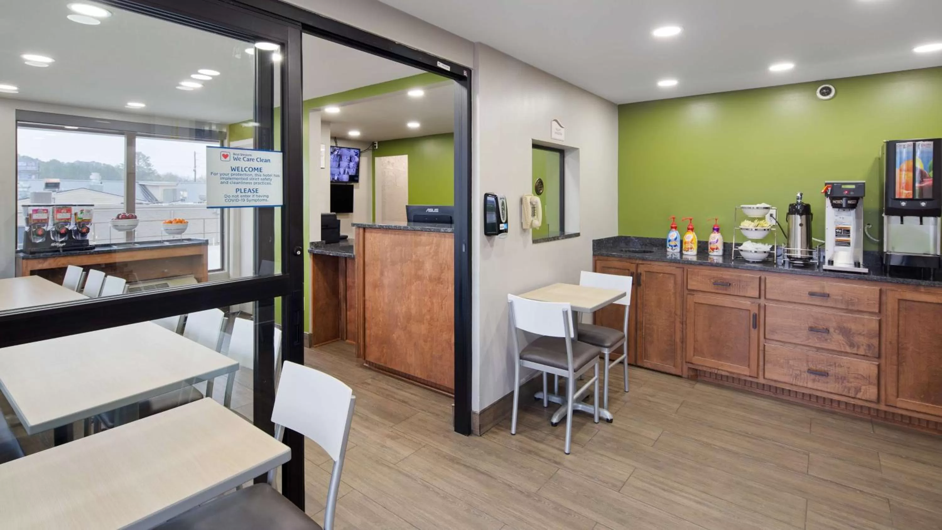 Restaurant/places to eat in SureStay Hotel by Best Western Jasper