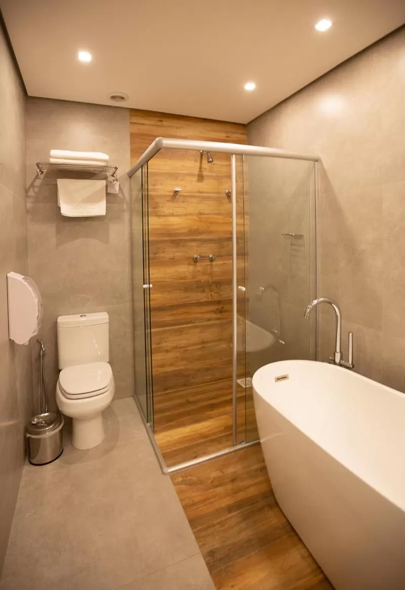 Shower, Bathroom in Pousada Armazém 26