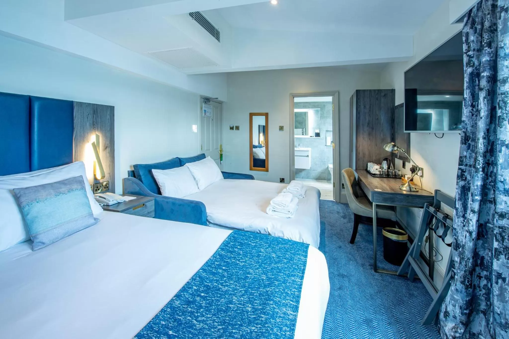 Bed in Dover Marina Hotel & Spa, Tapestry Collection by Hilton
