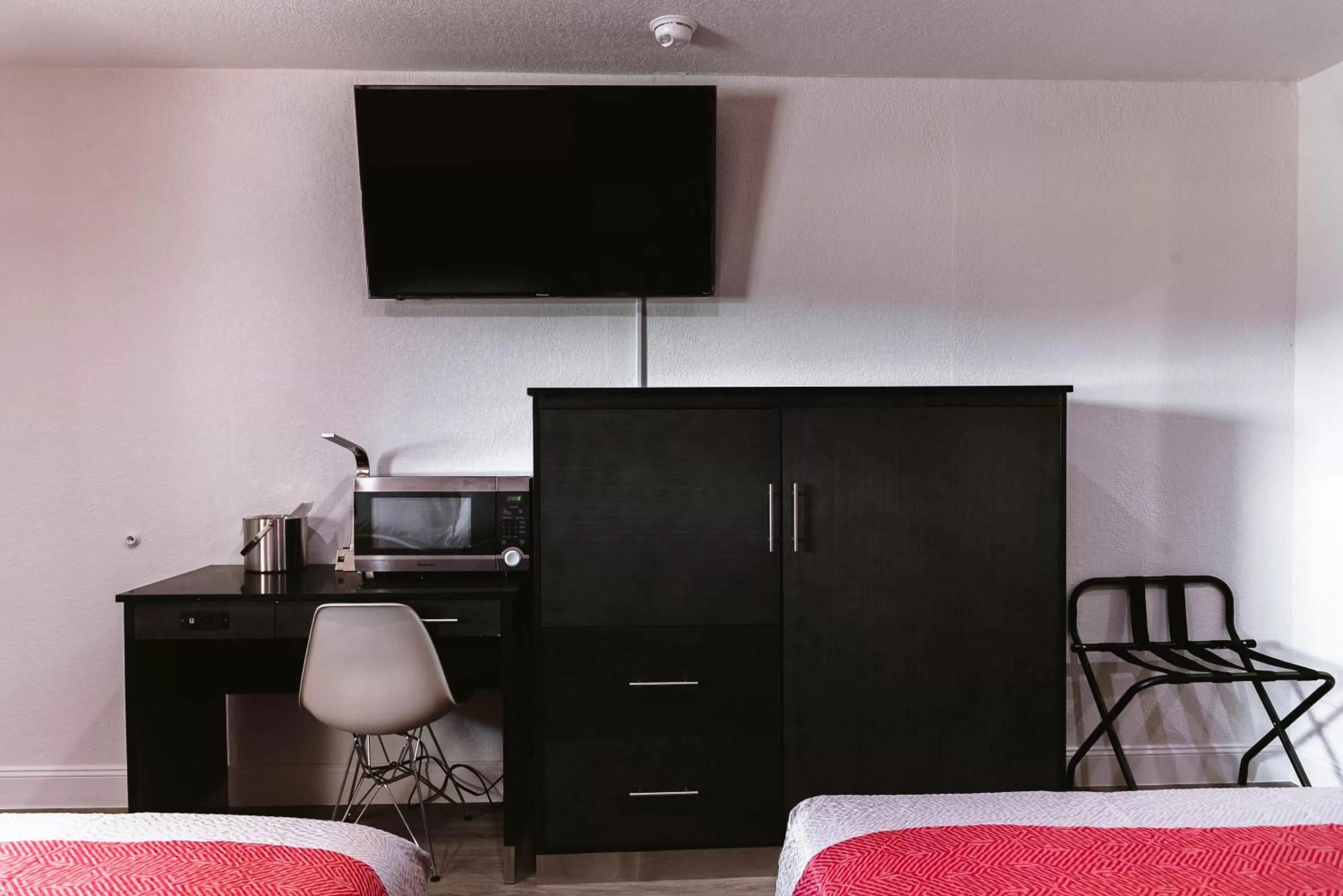 Motel 6 Bellville, OH