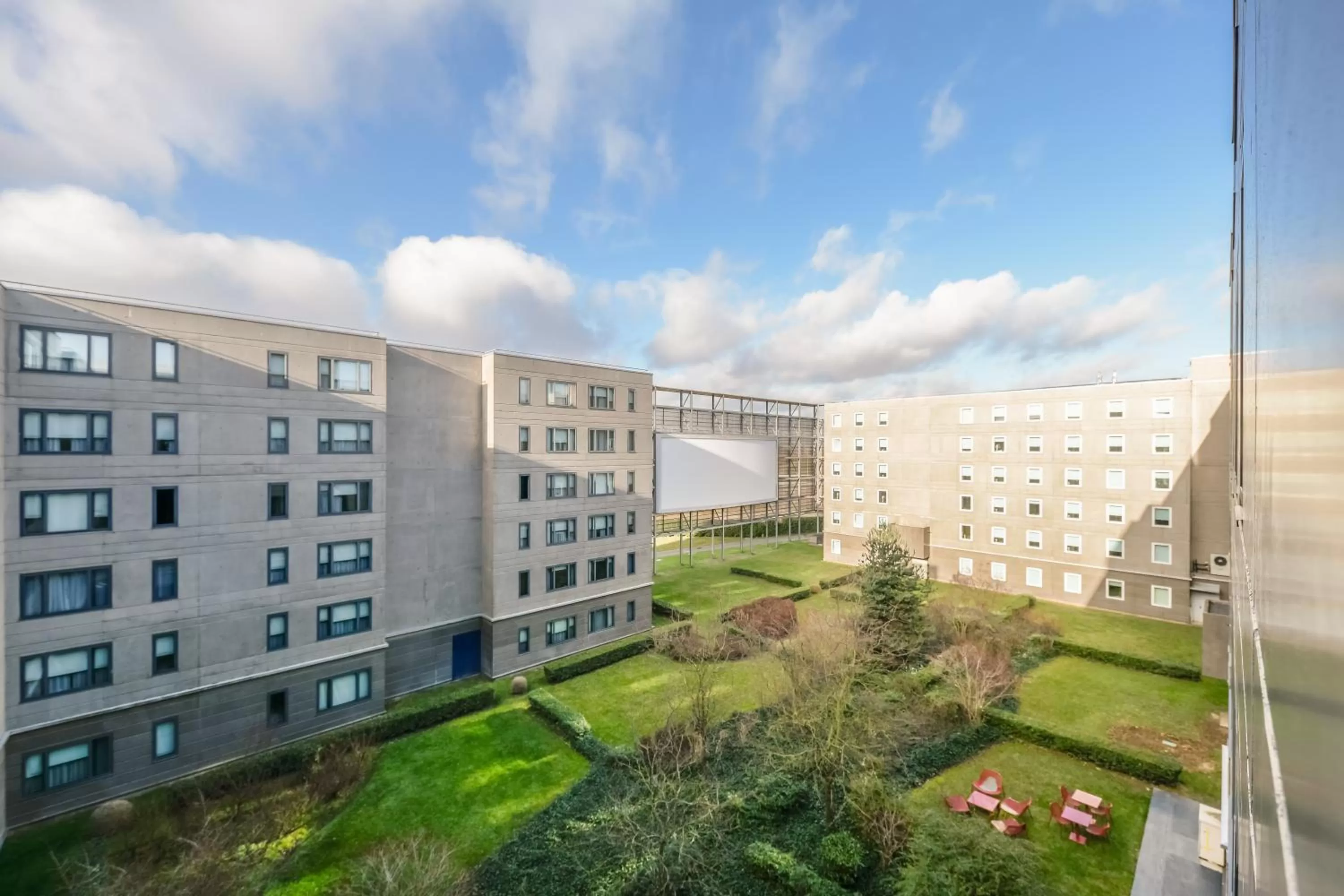 Neighbourhood in Novotel Suites Paris CDG Airport Villepinte