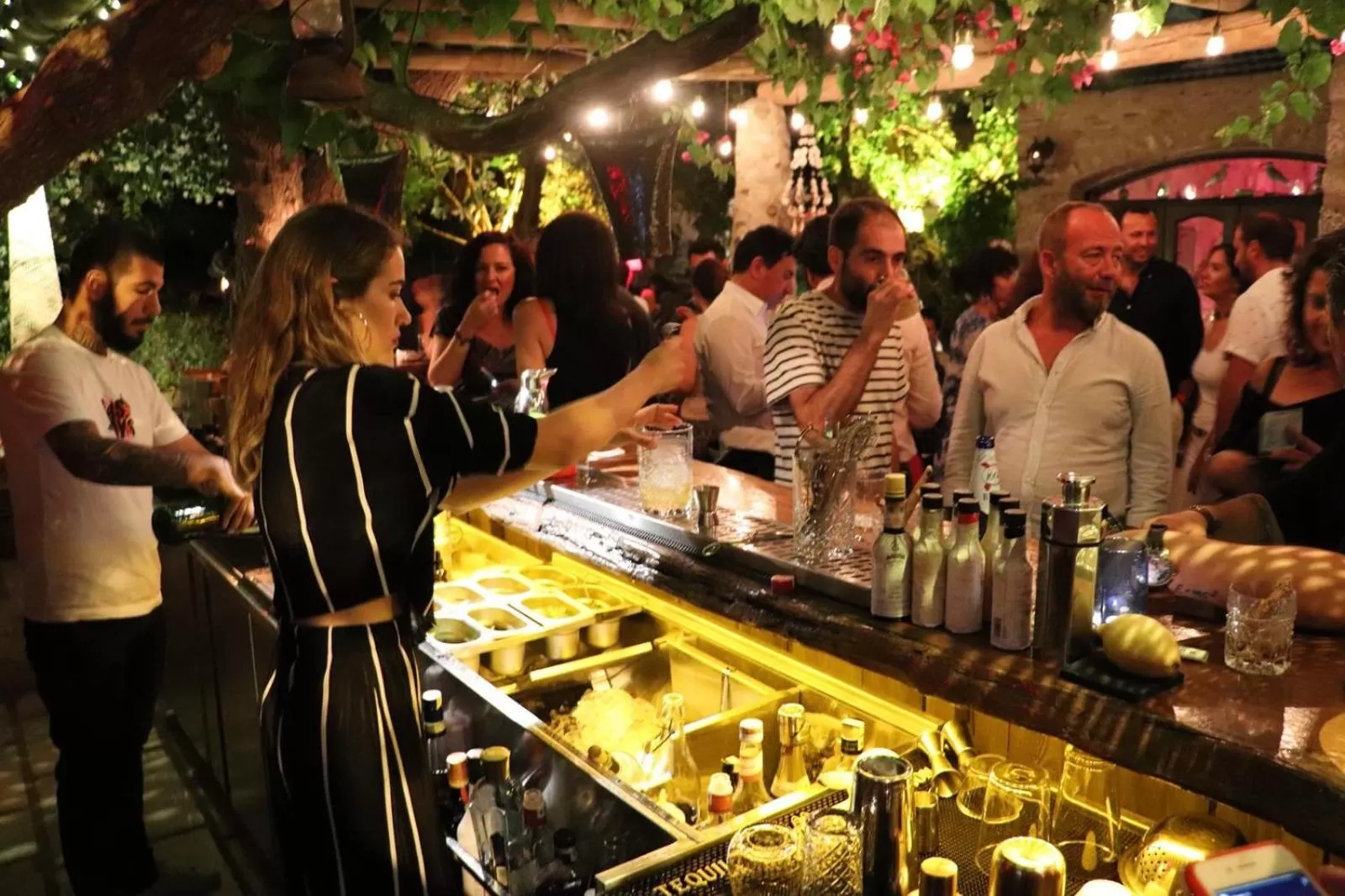 People, Restaurant/Places to Eat in Ha La Bodrum