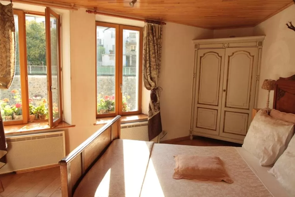 Bedroom in Golden Lion