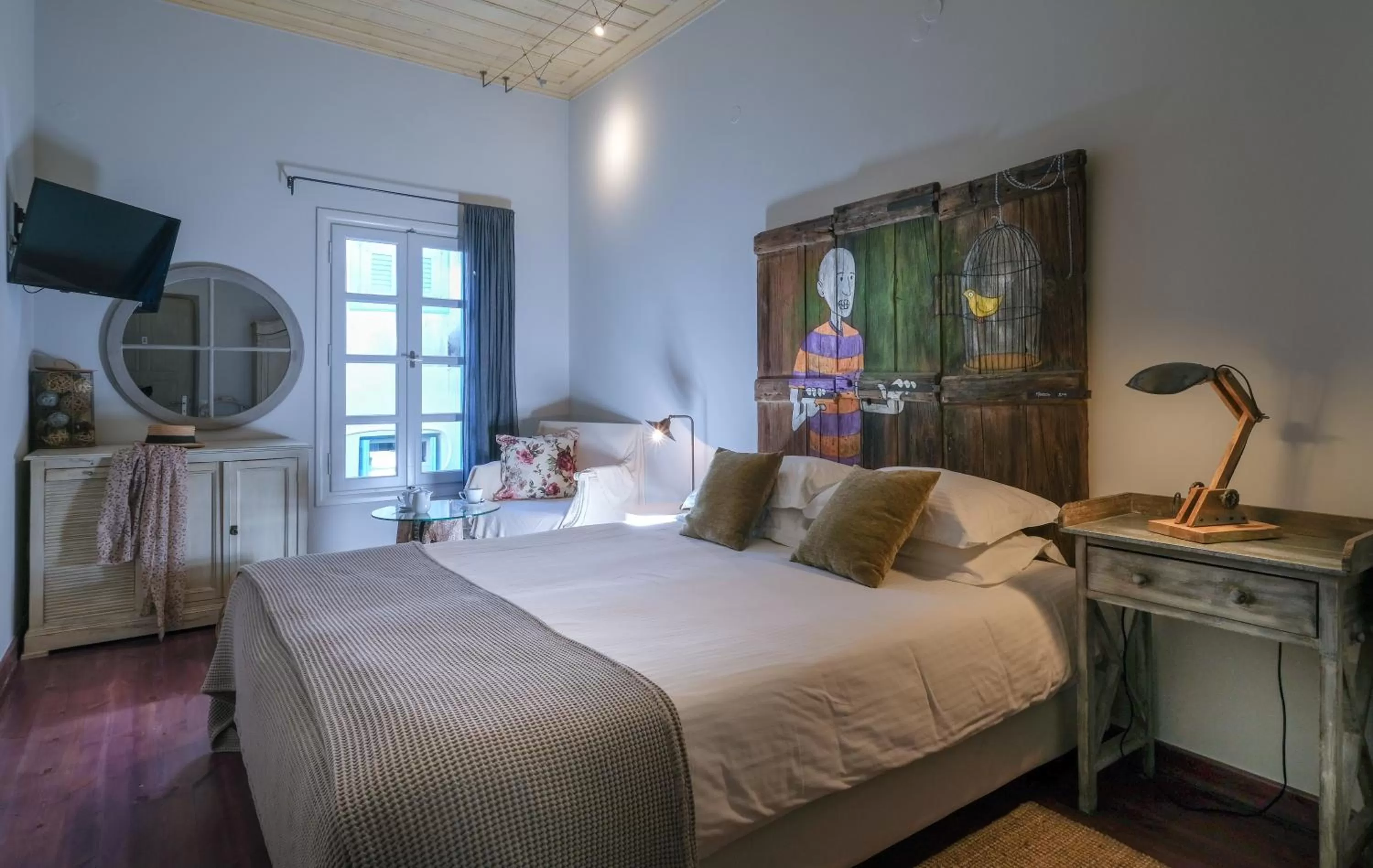 Decorative detail, Bed in Amymone and Adiandi