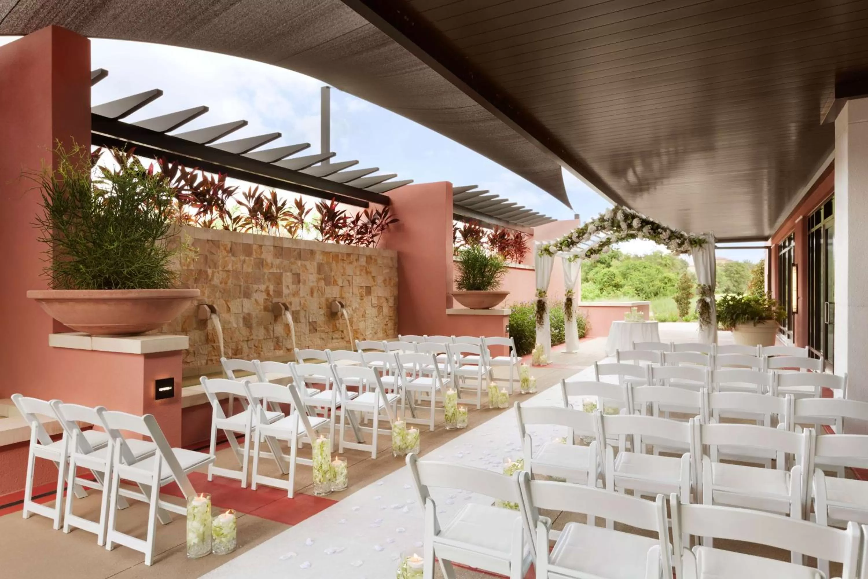 Property building in Embassy Suites by Hilton Orlando Lake Buena Vista South