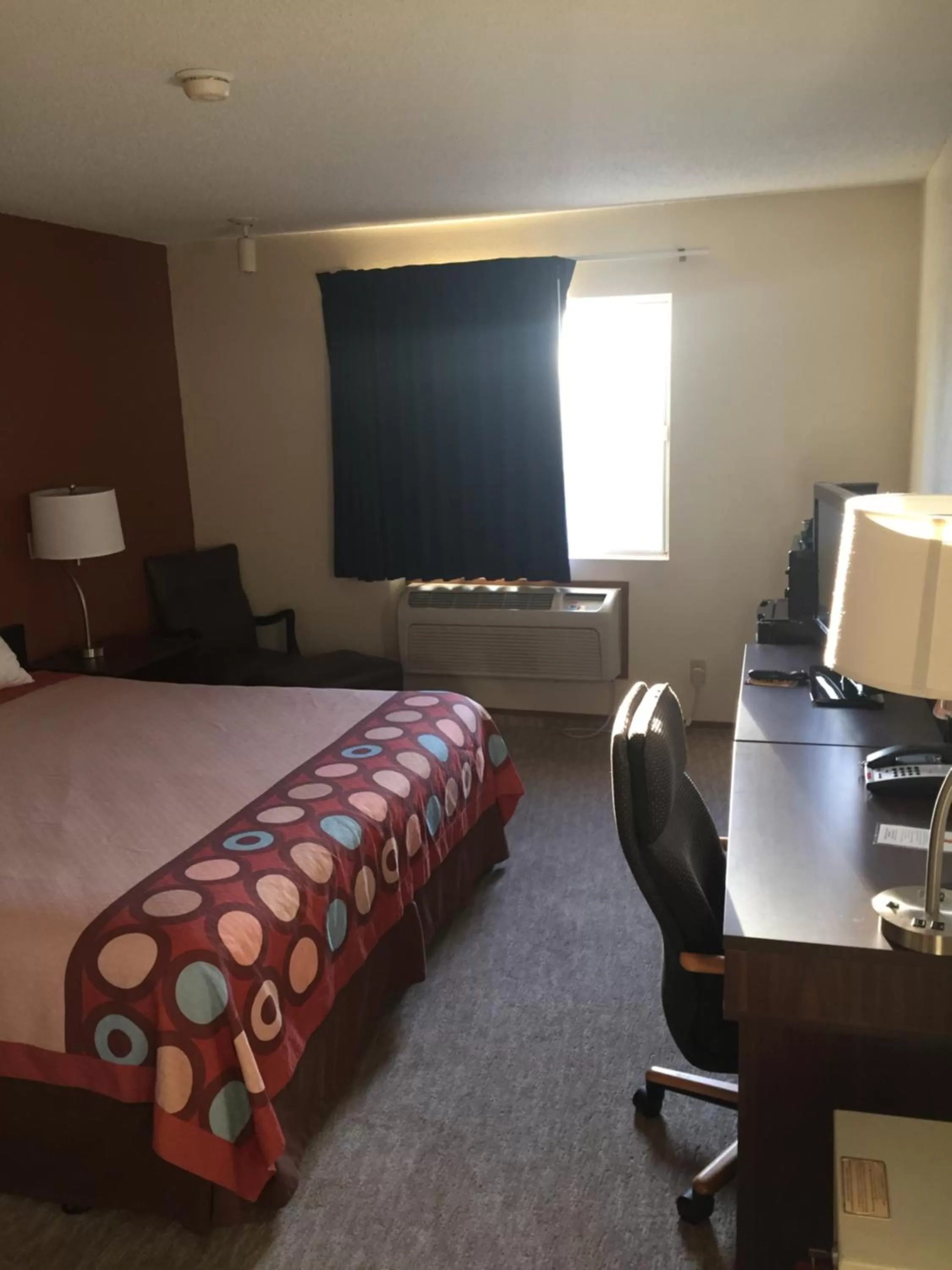 Photo of the whole room, Bed in Super 8 by Wyndham College Station