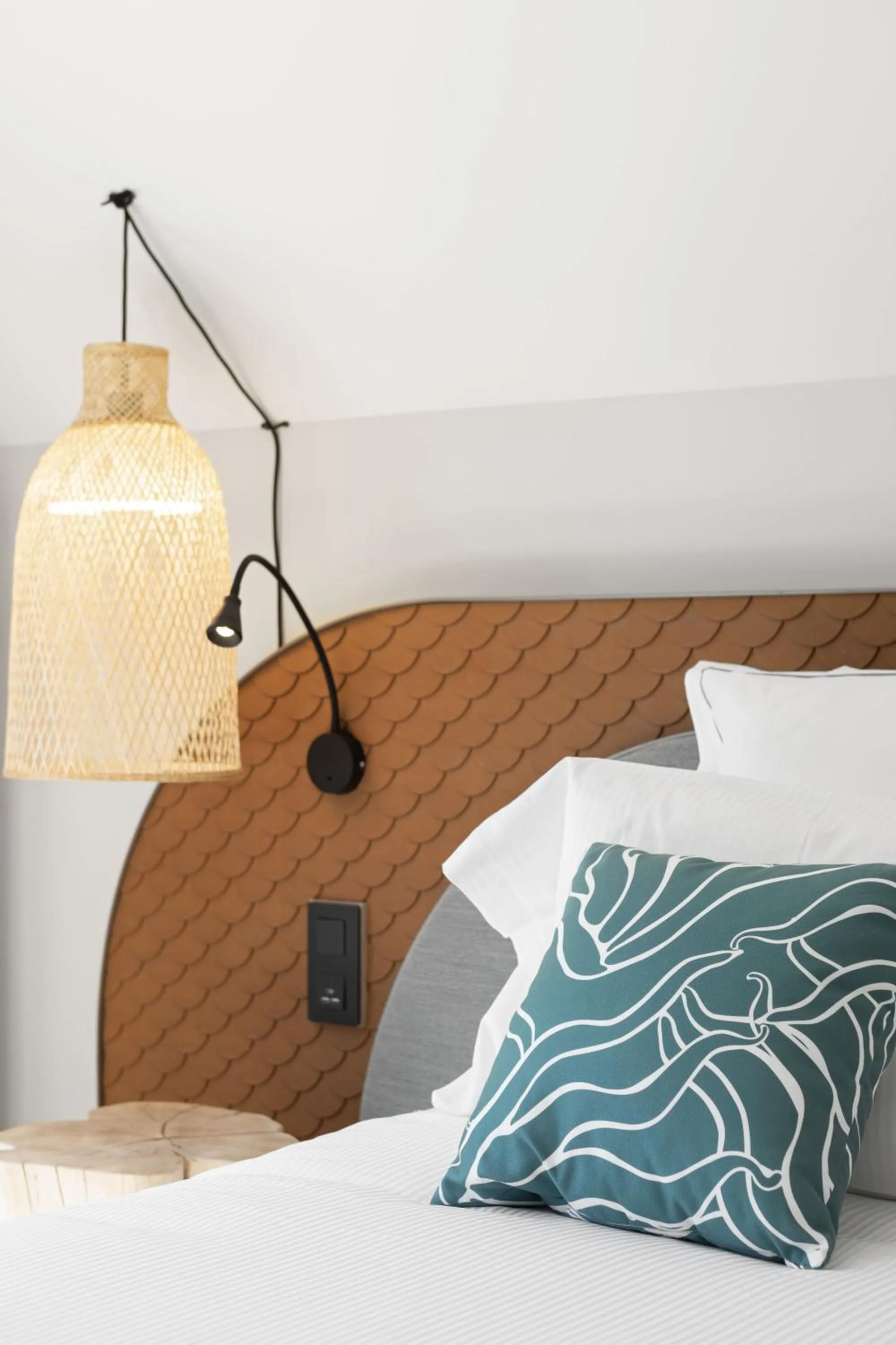 Bed in Black Bass Hotel