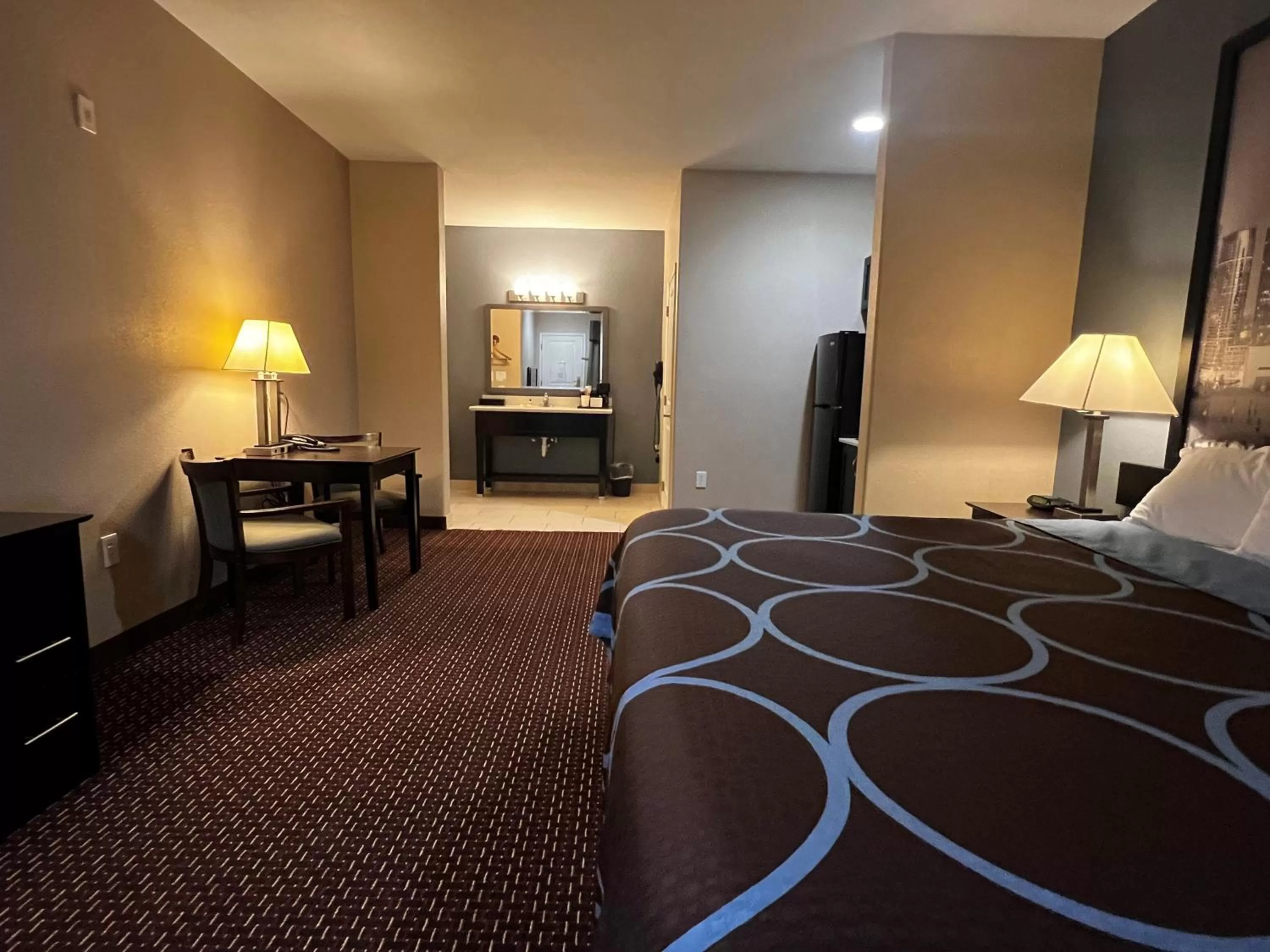 Photo of the whole room, Bed in Super 8 by Wyndham Center