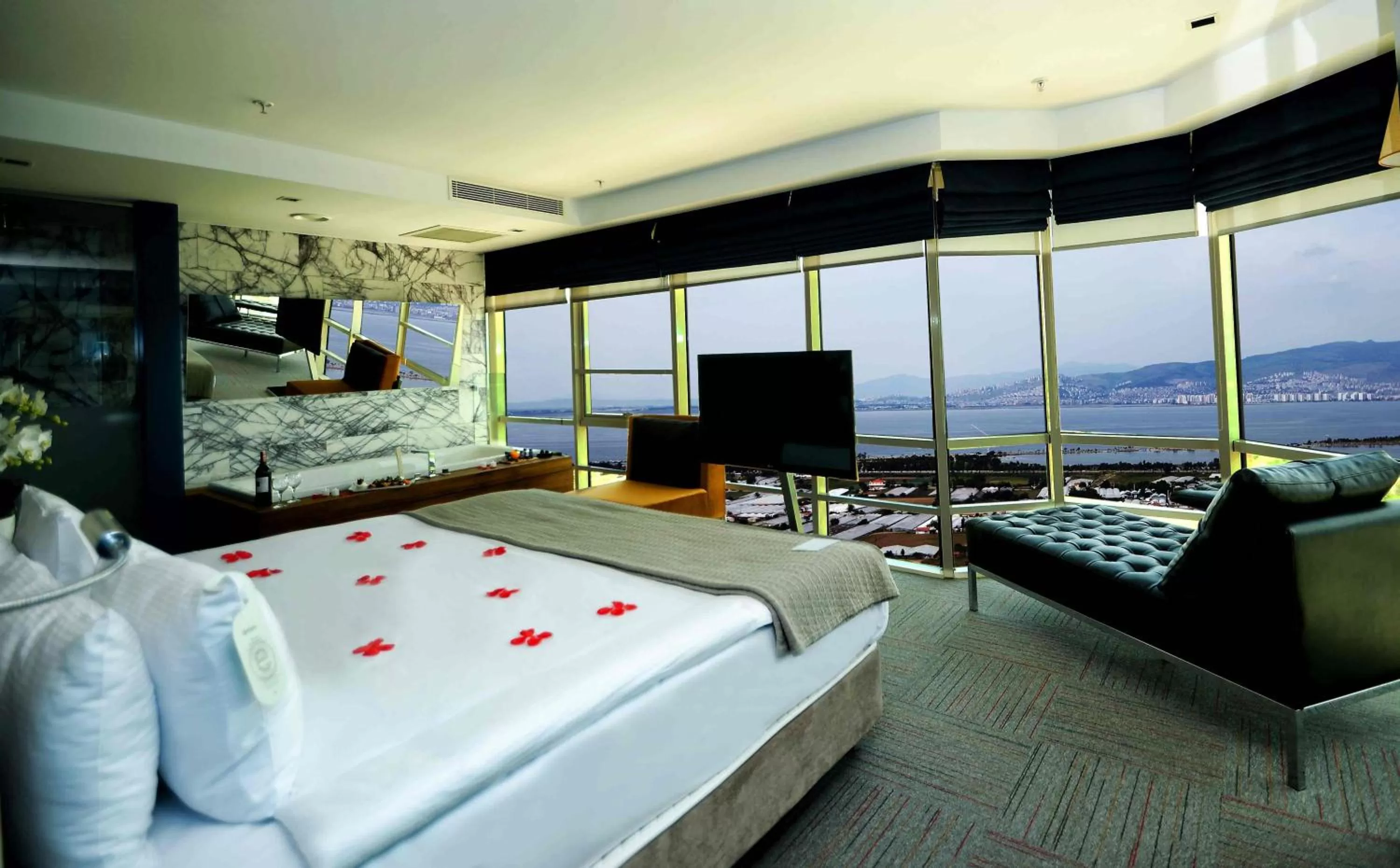 Sea view, Bed in Ramada Encore by Wyndham Izmir