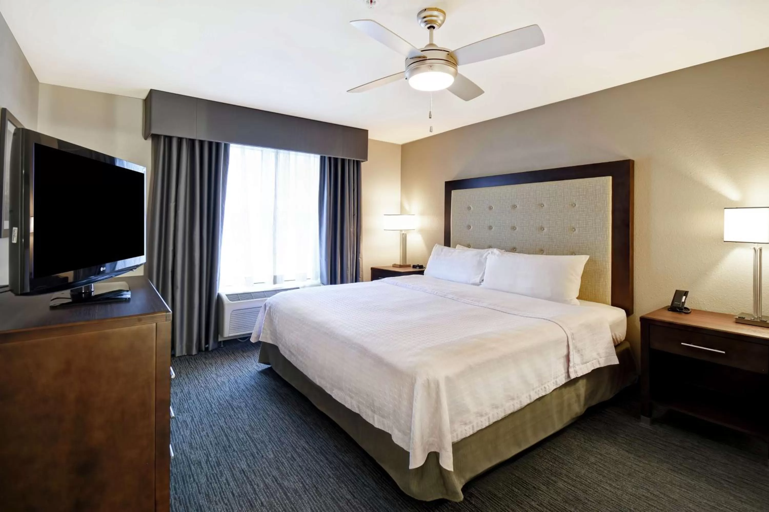 Bedroom, Bed in Homewood Suites by Hilton Cincinnati-Milford