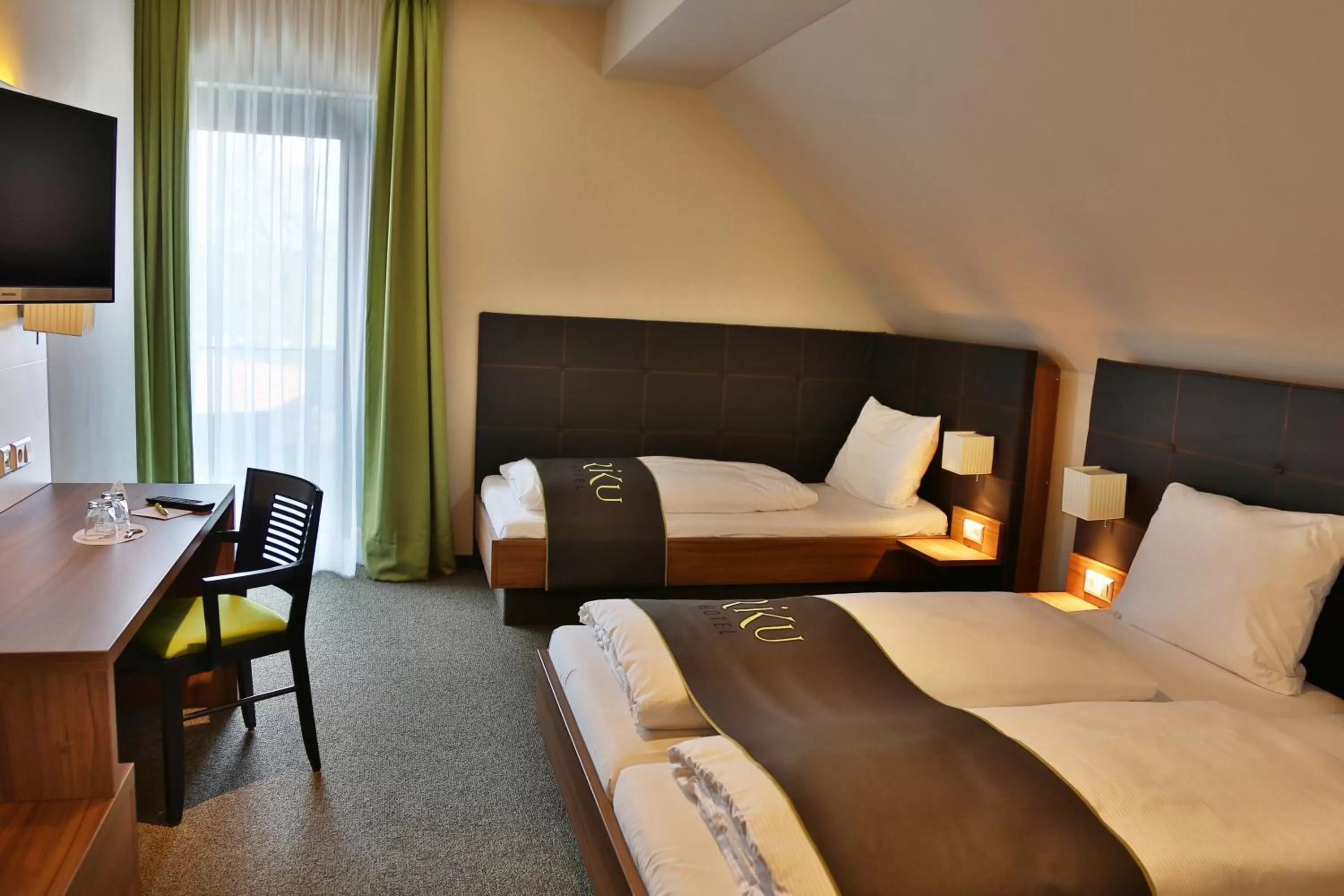 Day, Bed in RiKu HOTEL Weißenhorn