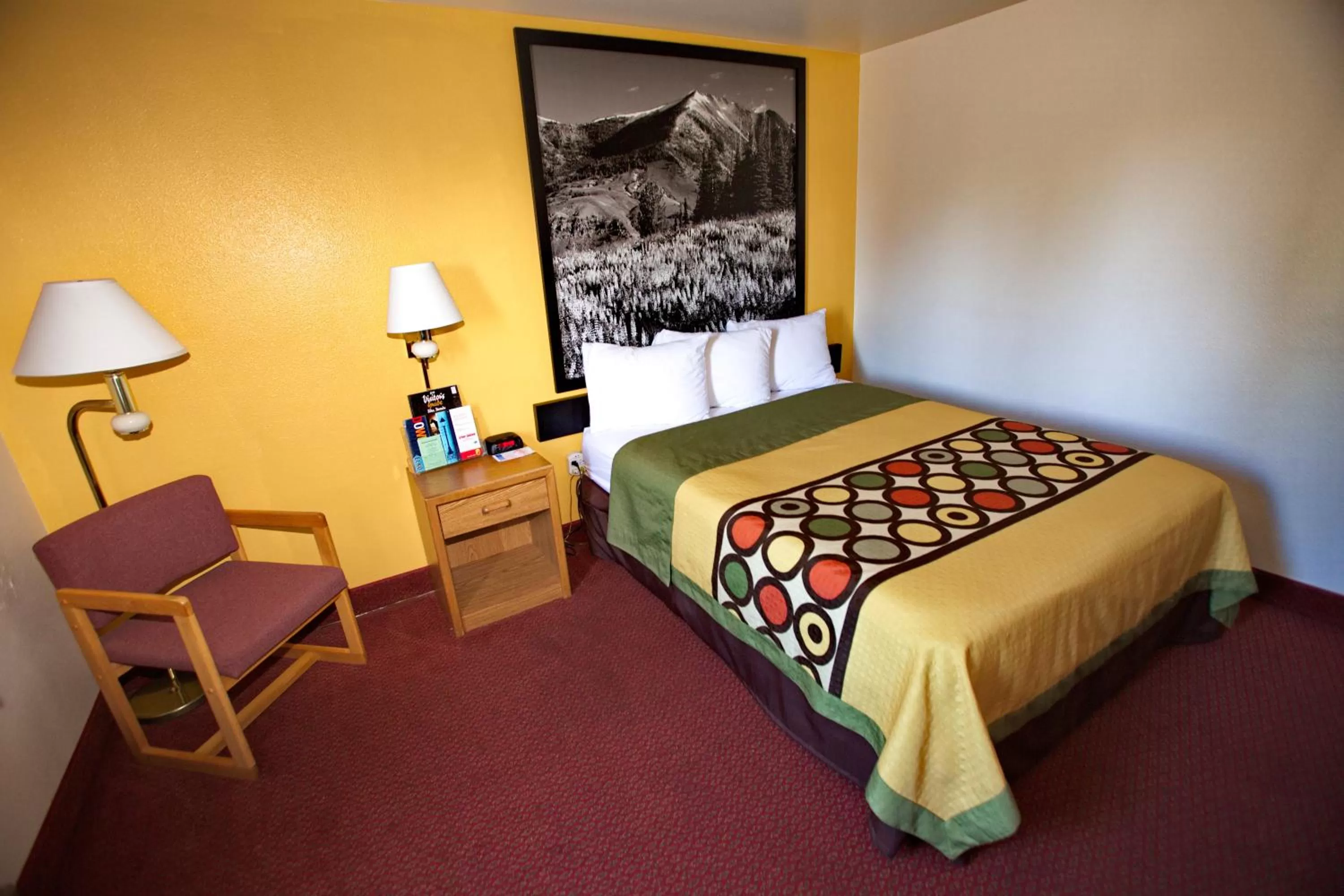 Decorative detail, Bed in Super 8 by Wyndham Elko