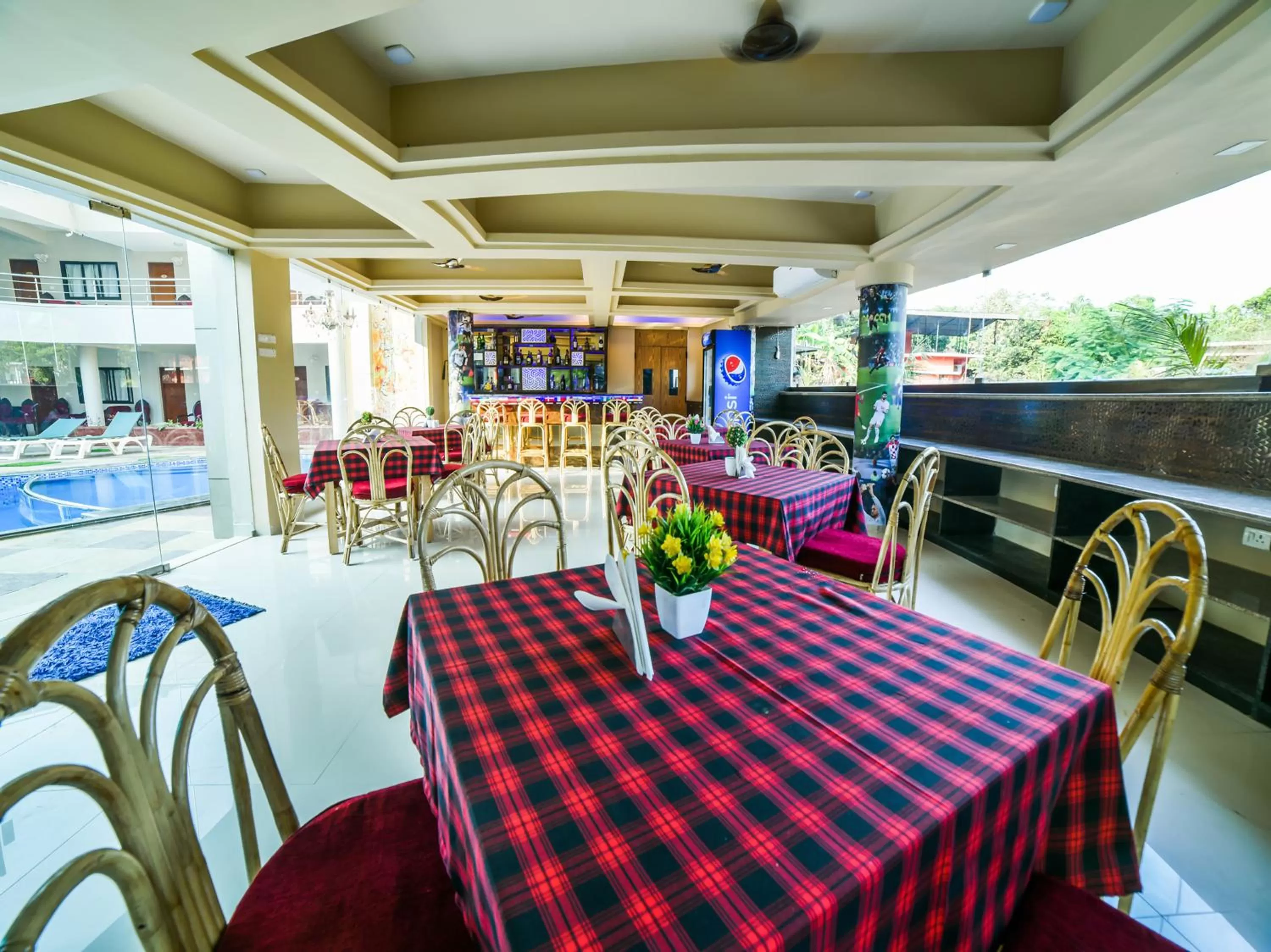 Restaurant/places to eat in The Center Court Resort & Spa