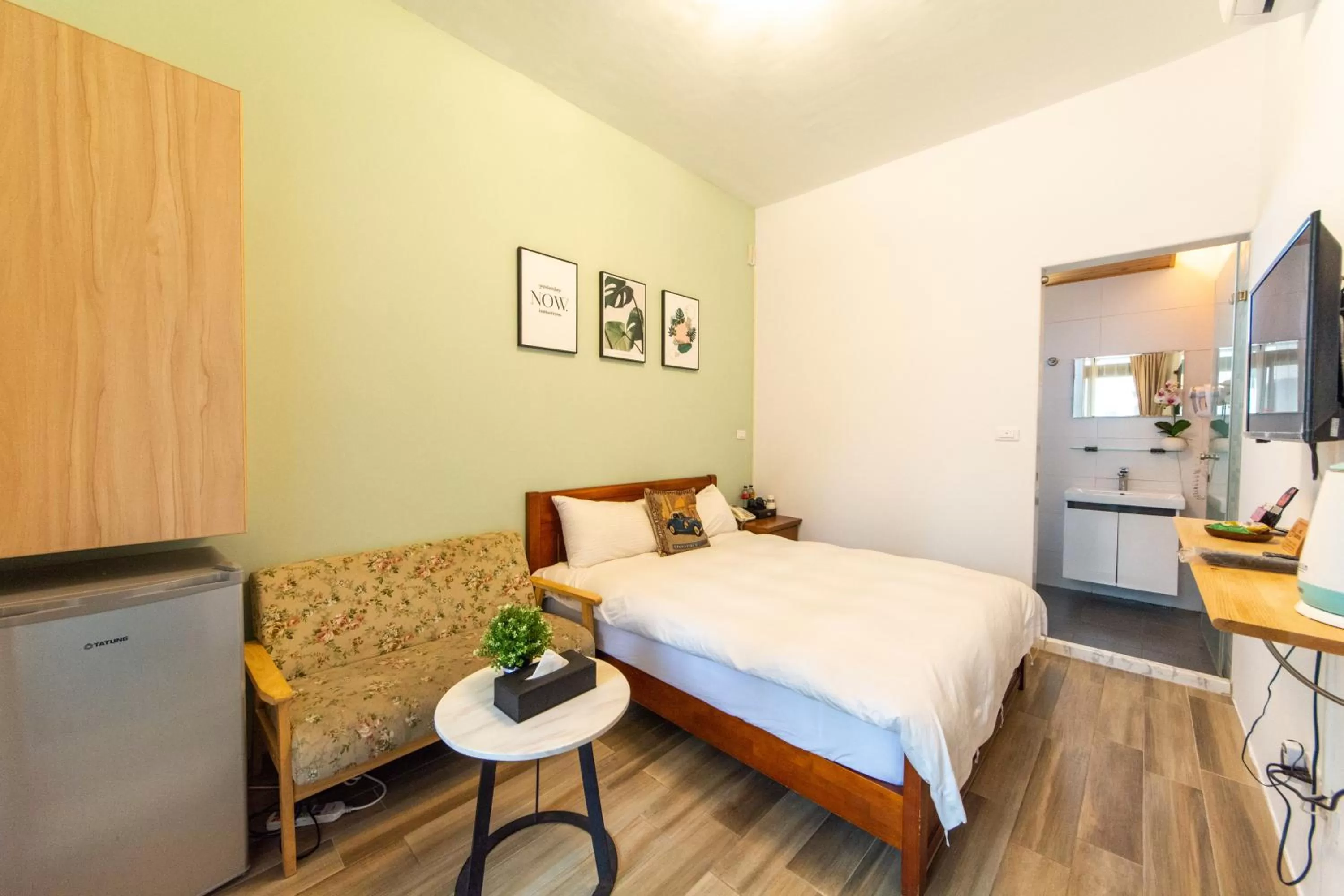 Decorative detail, Bed in Jinguann B&B