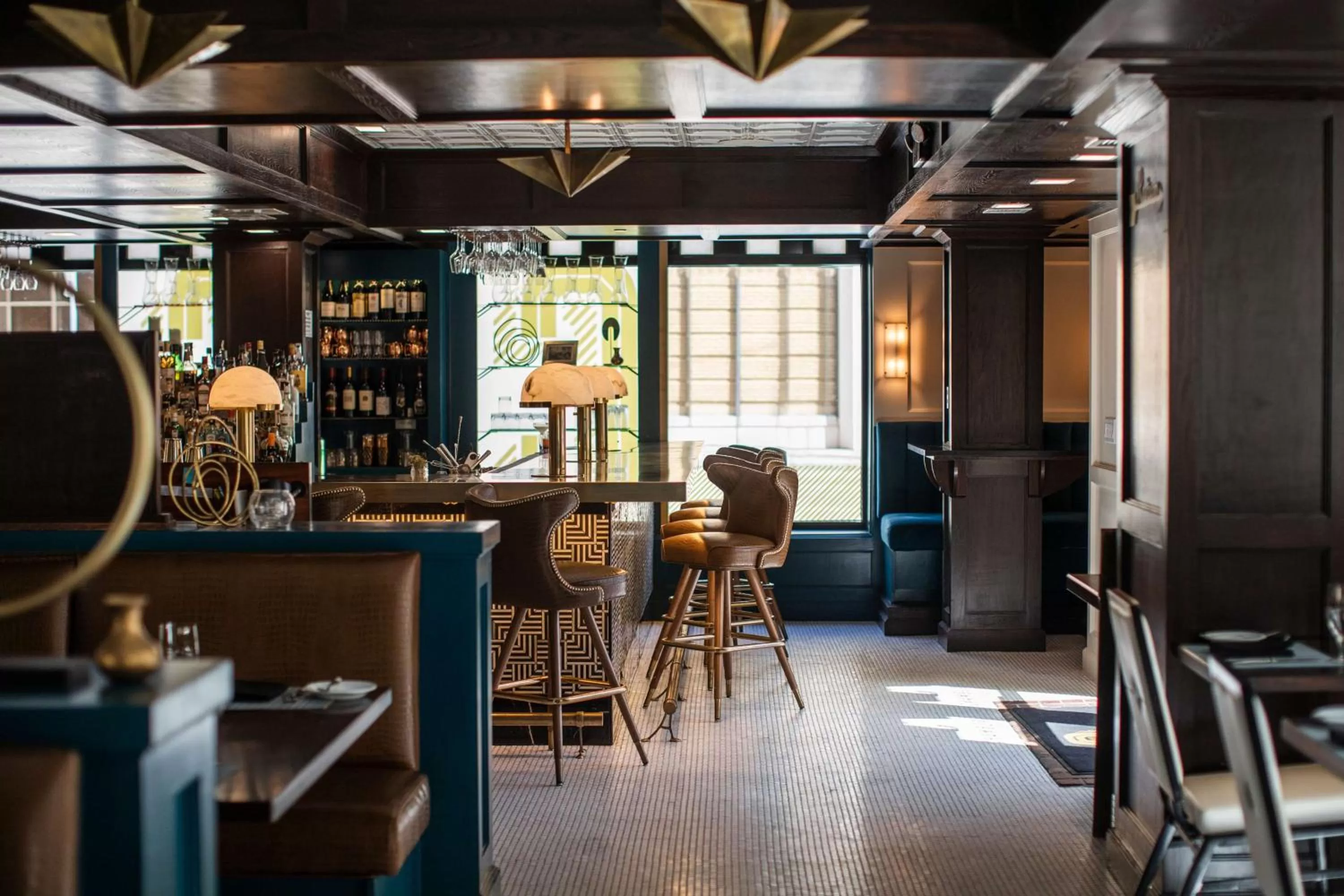 Lounge or bar in Tulsa Club Hotel Curio Collection By Hilton