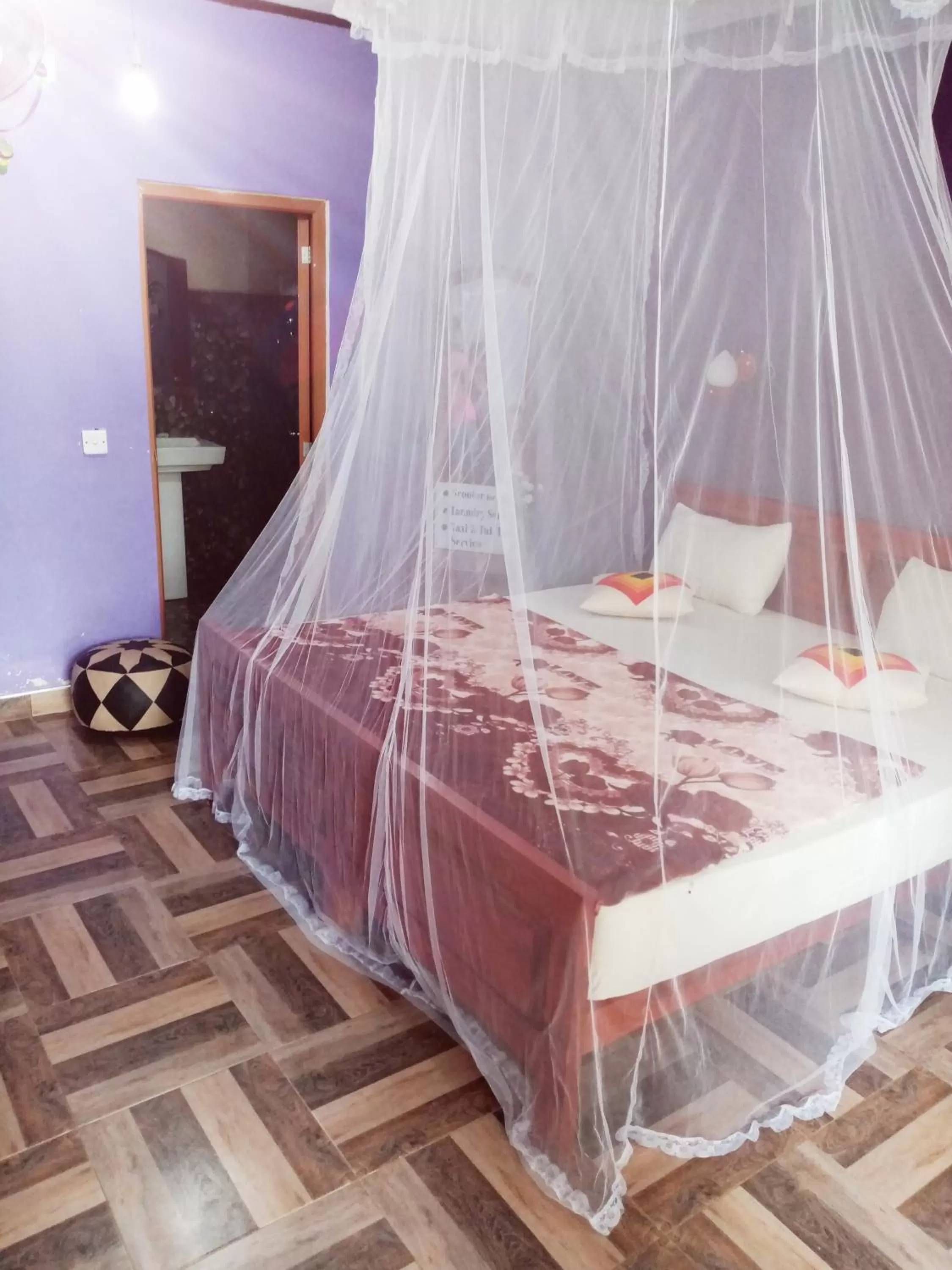 Bed in The Horizon Root Inn