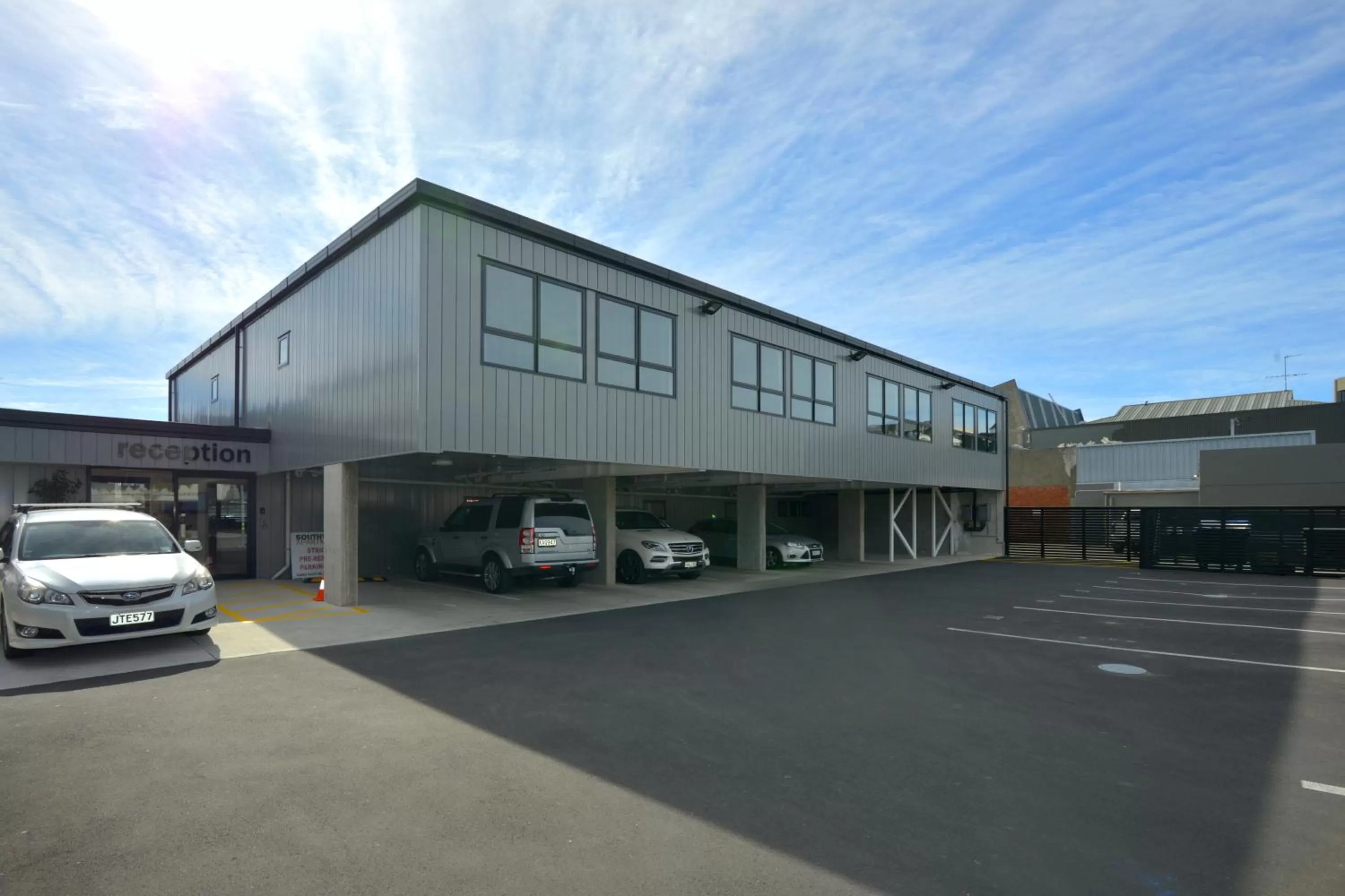 Property building in Southwark Hotel & Apartments