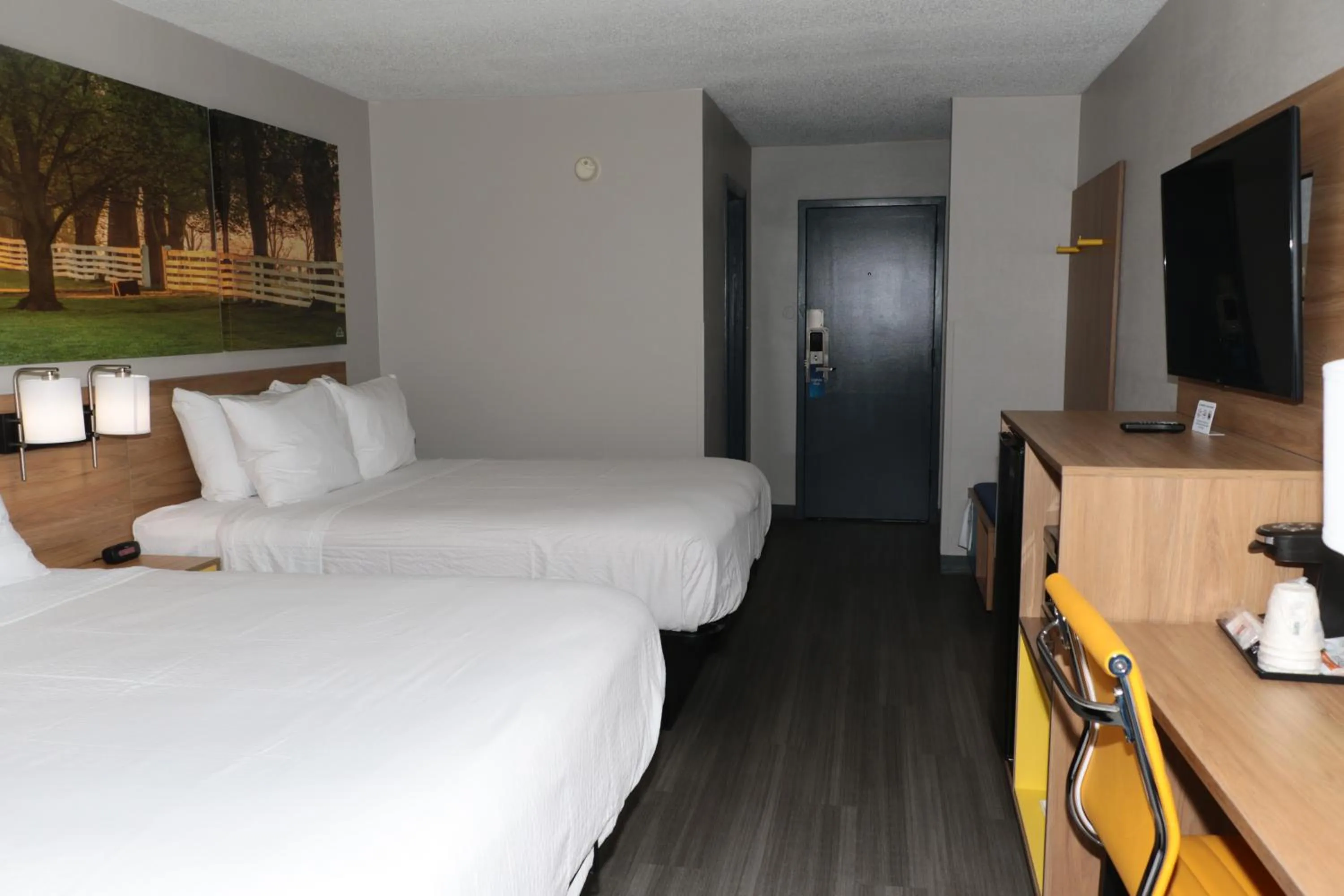 Guests, Bed in Days Inn by Wyndham Farmville