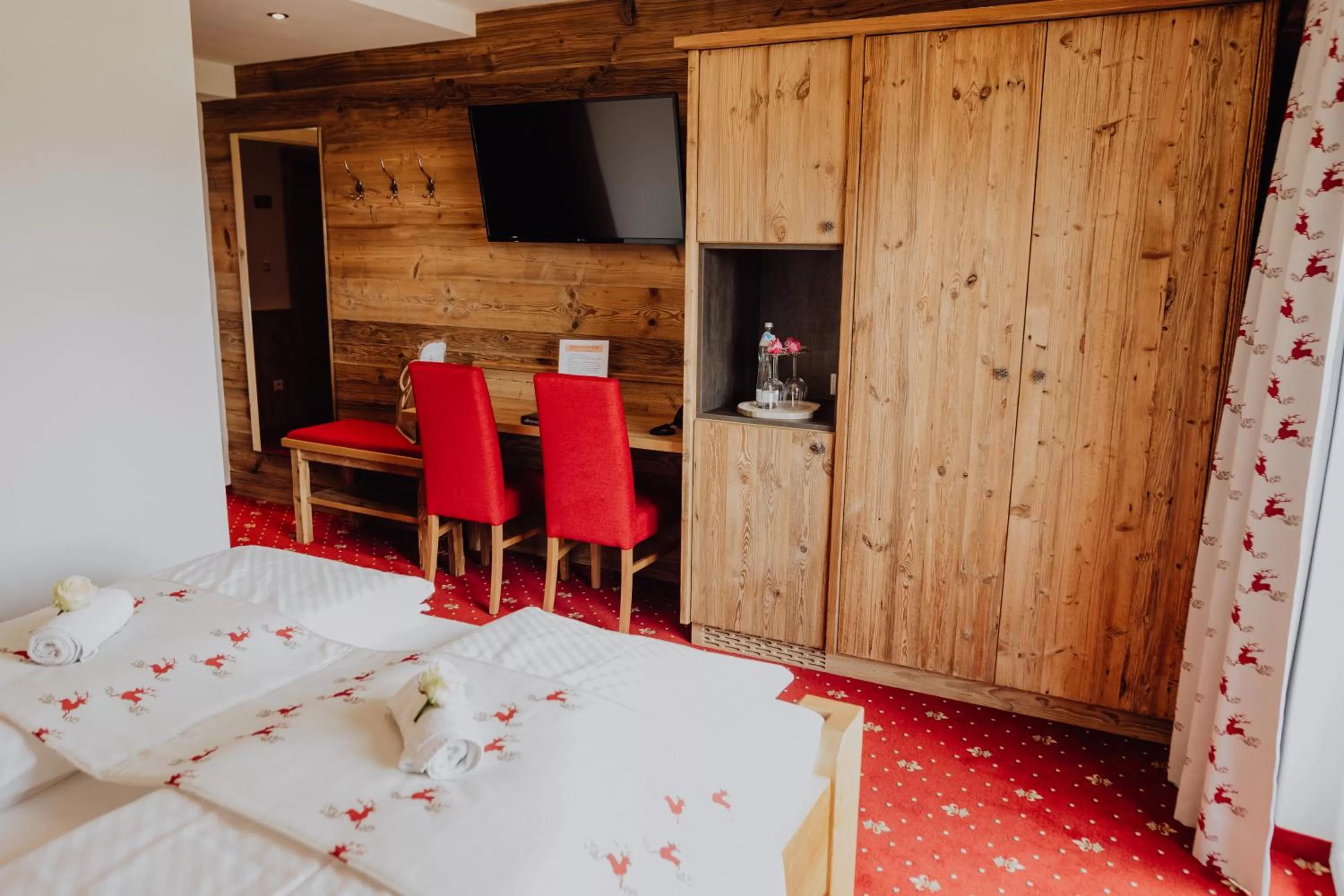 Bedroom, Bed in Panorama Hotel Gasthof Leidingerhof