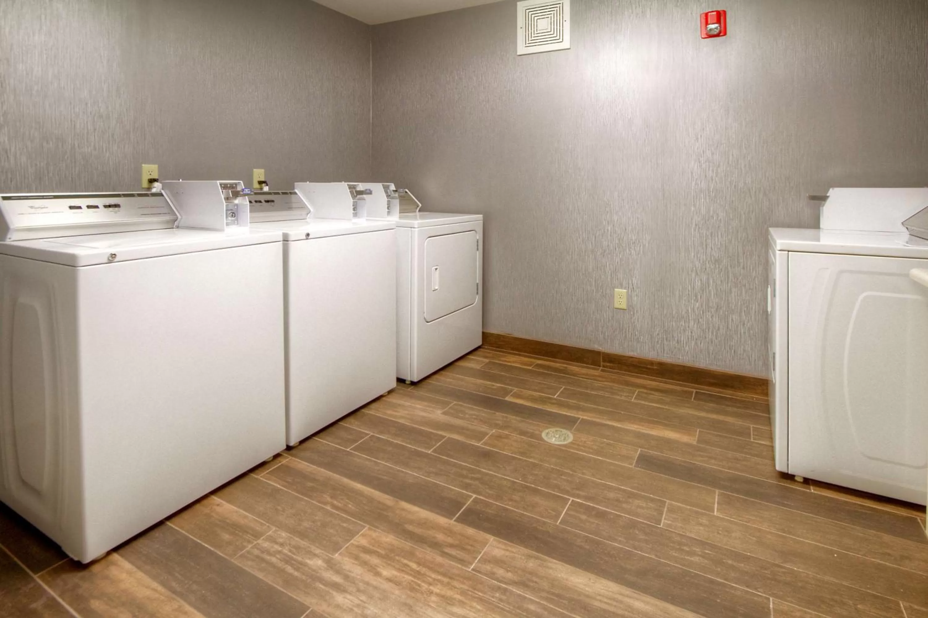 Property building in Hampton Inn Milpitas