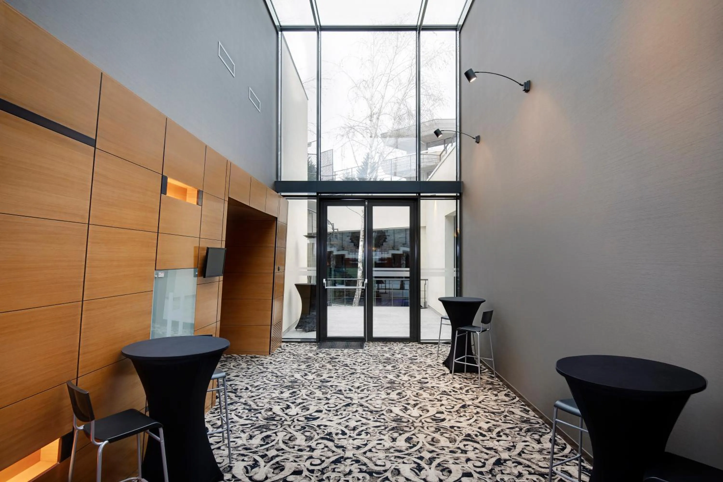 Business facilities in Crowne Plaza Bucharest by IHG