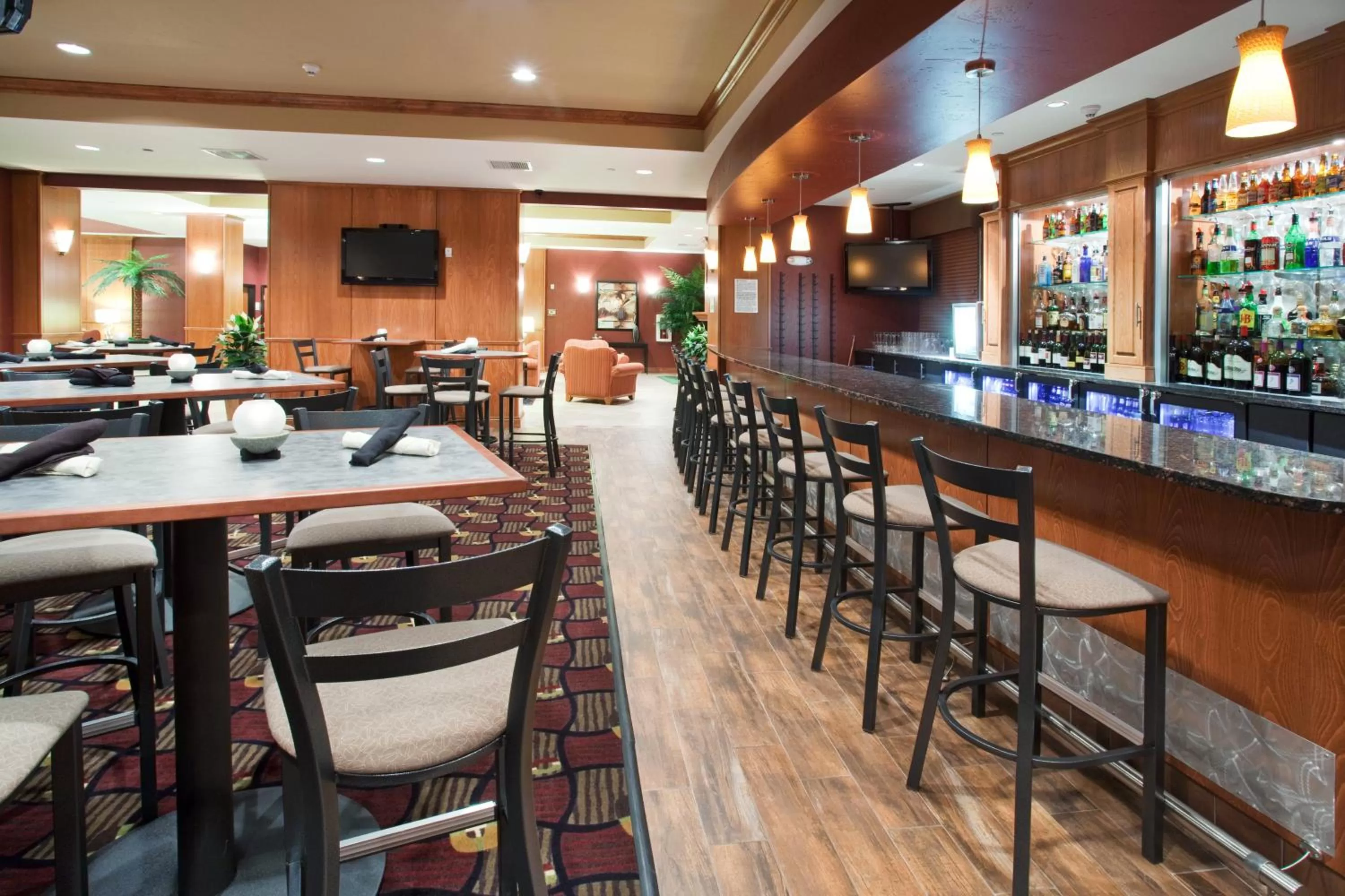 Lounge or bar in Holiday Inn Hotel & Suites Grand Junction-Airport by IHG