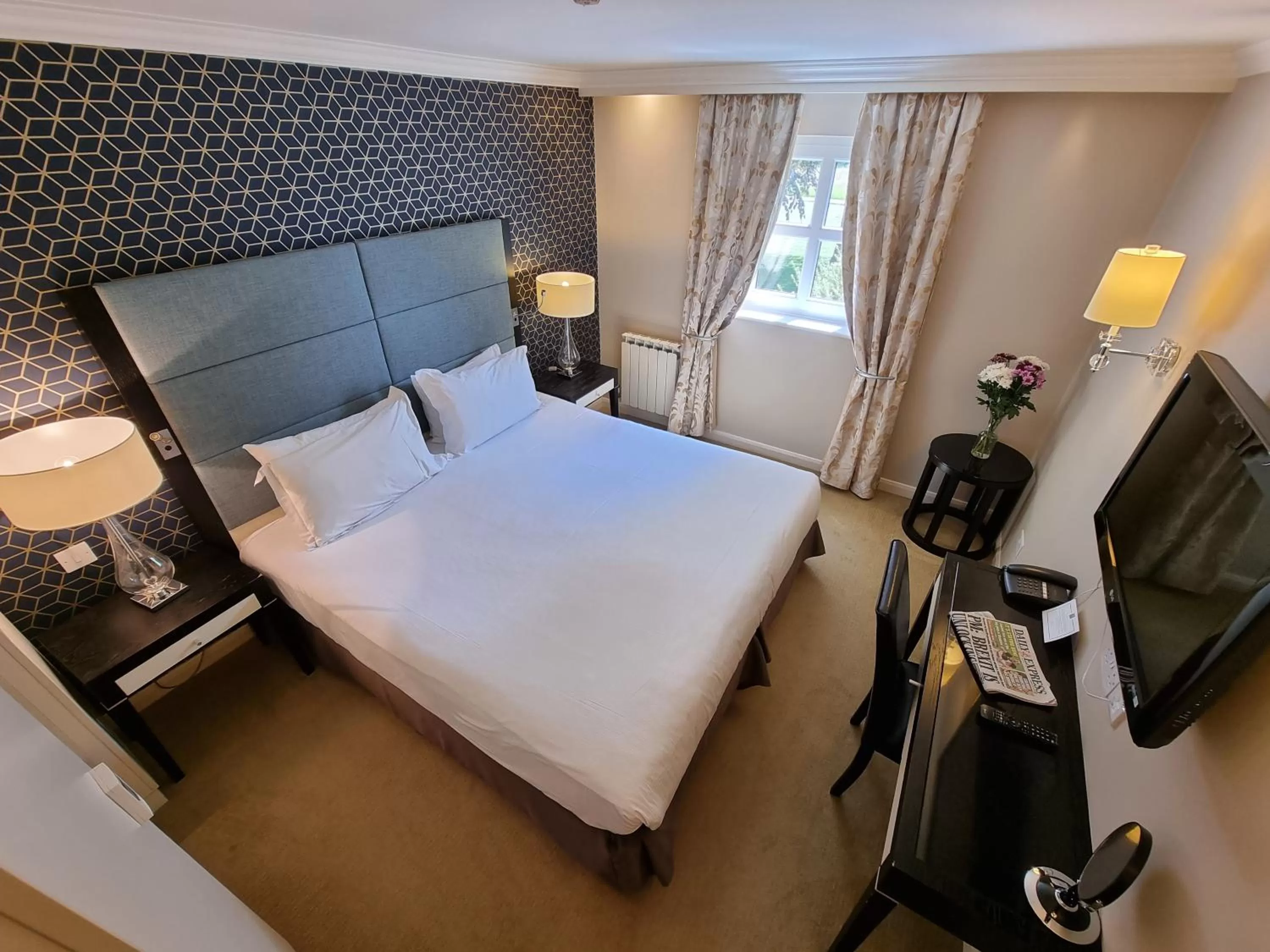 Photo of the whole room, Bed in Number Four at Stow